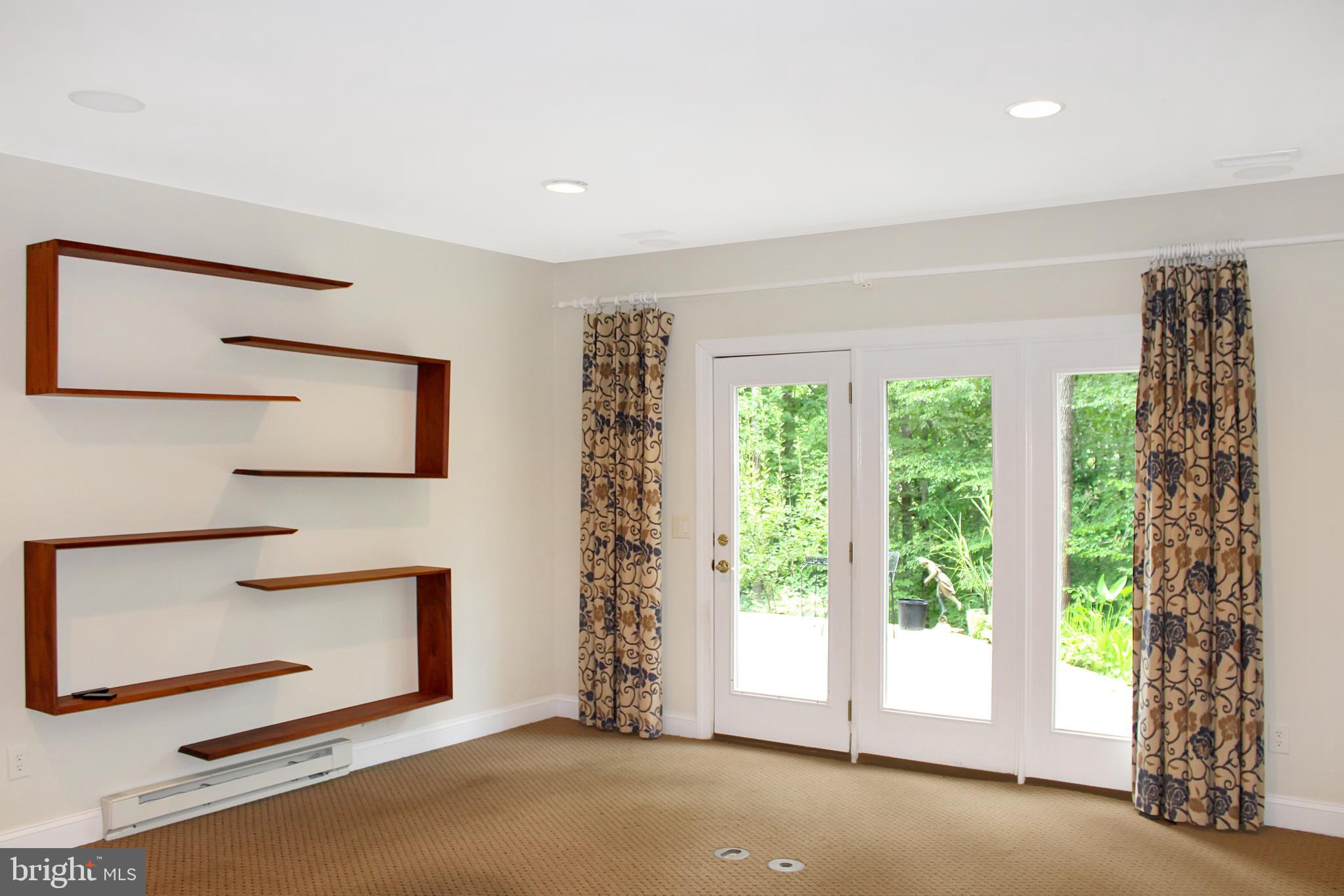 MONTGOMERY RIDGE - Residential Lease