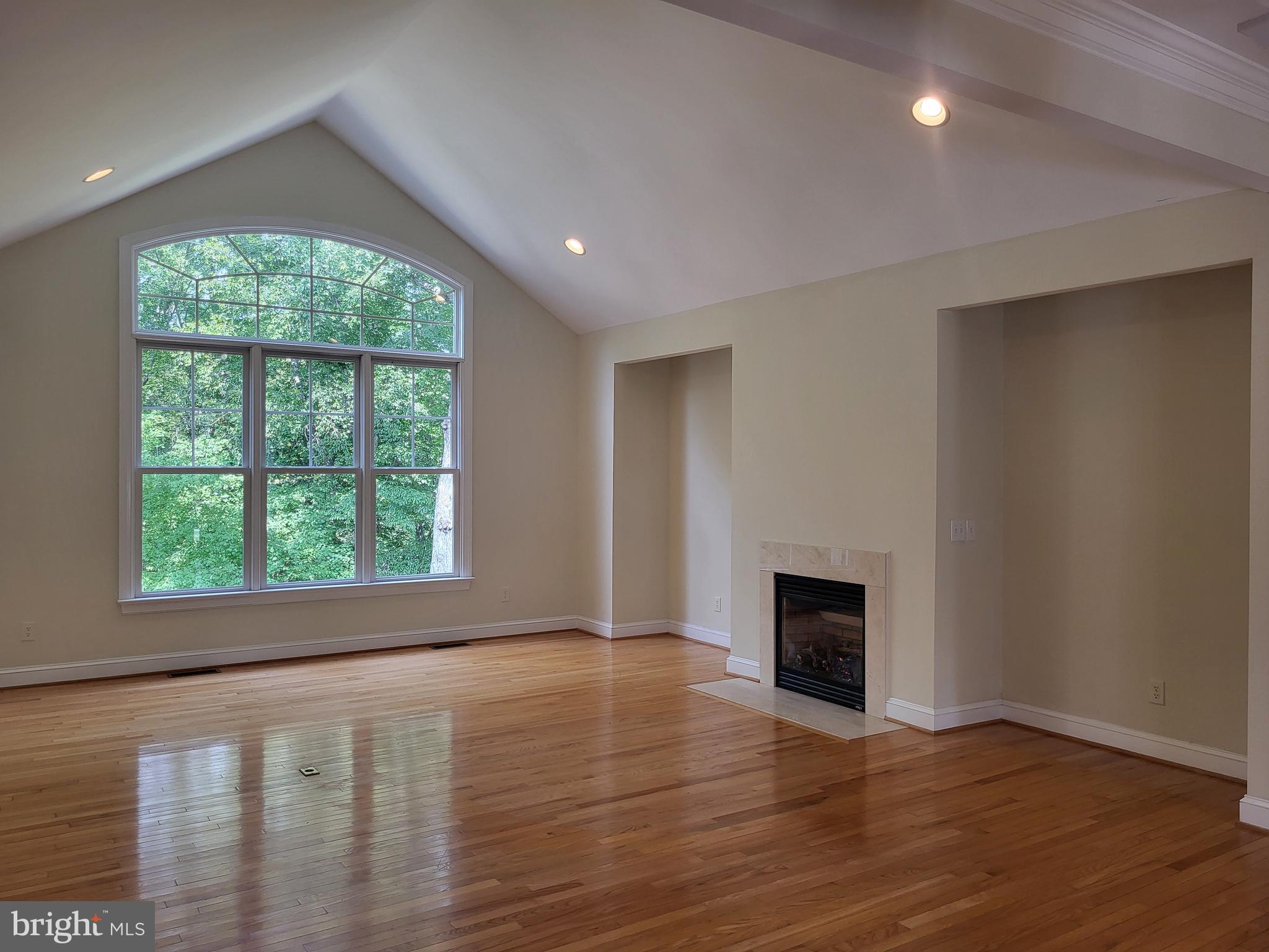 MONTGOMERY RIDGE - Residential Lease