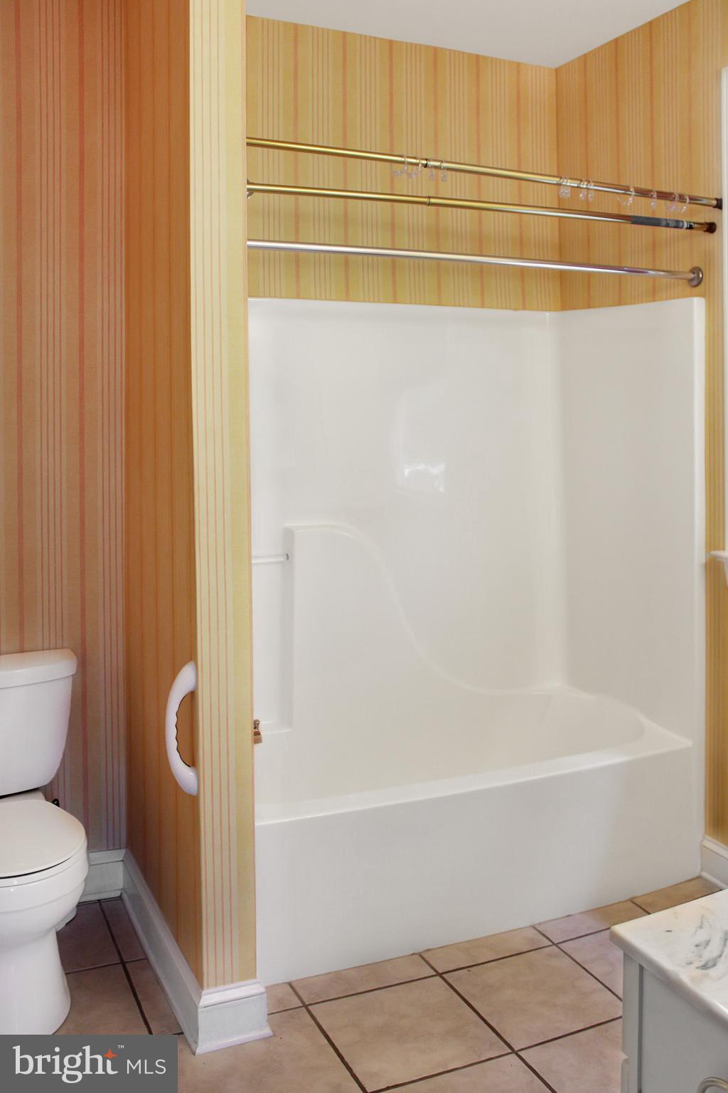 MONTGOMERY RIDGE - Residential Lease