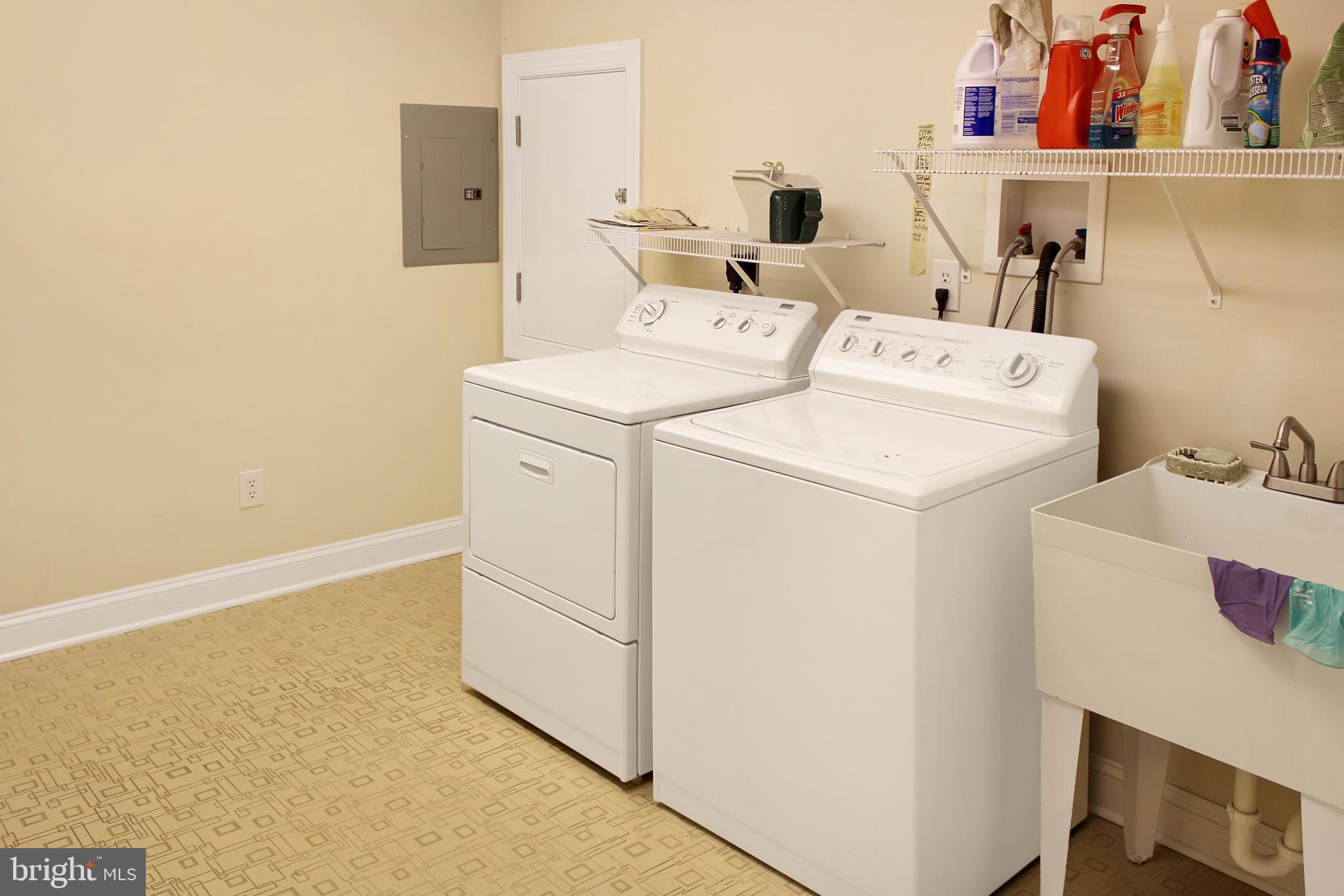 MONTGOMERY RIDGE - Residential Lease