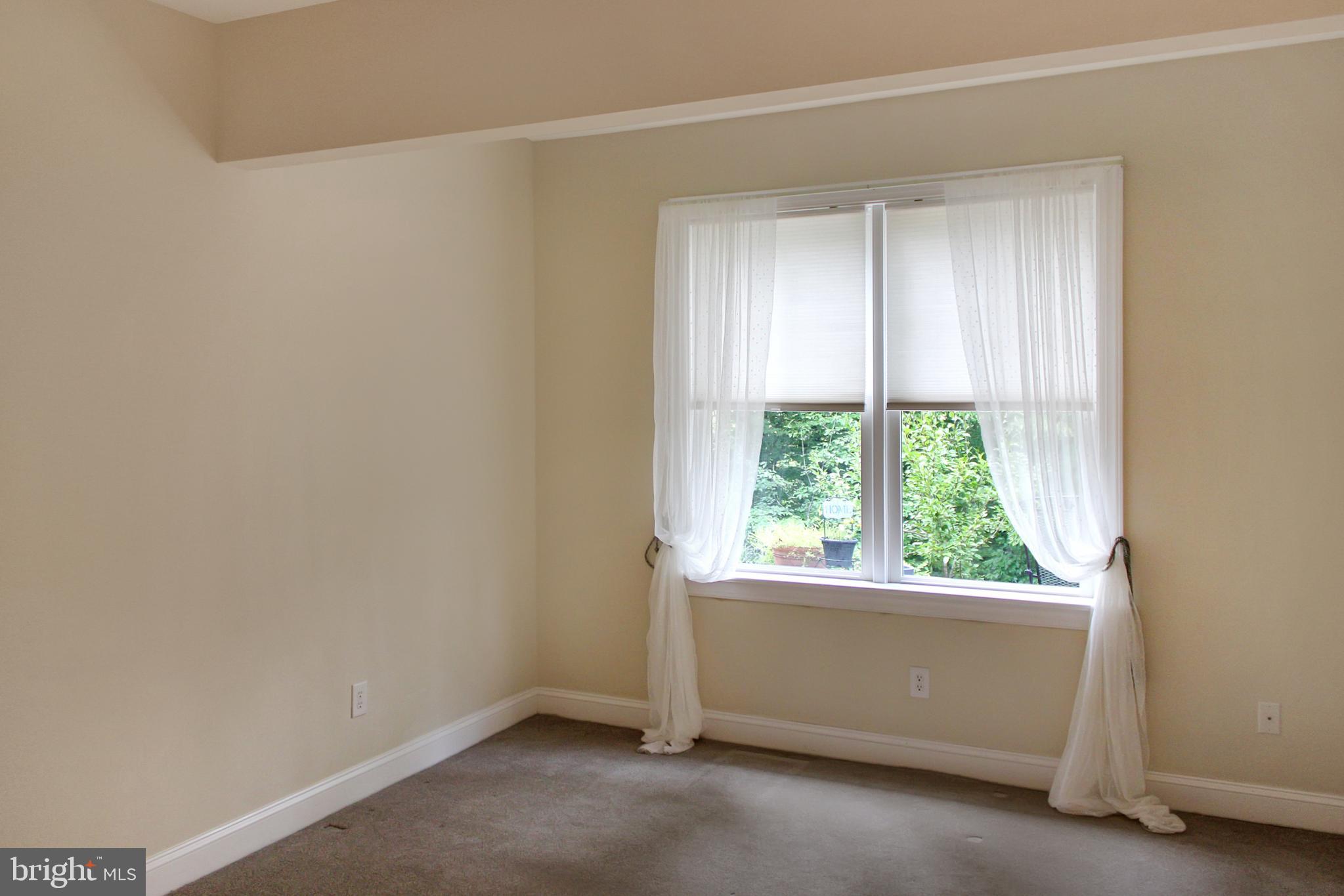 MONTGOMERY RIDGE - Residential Lease