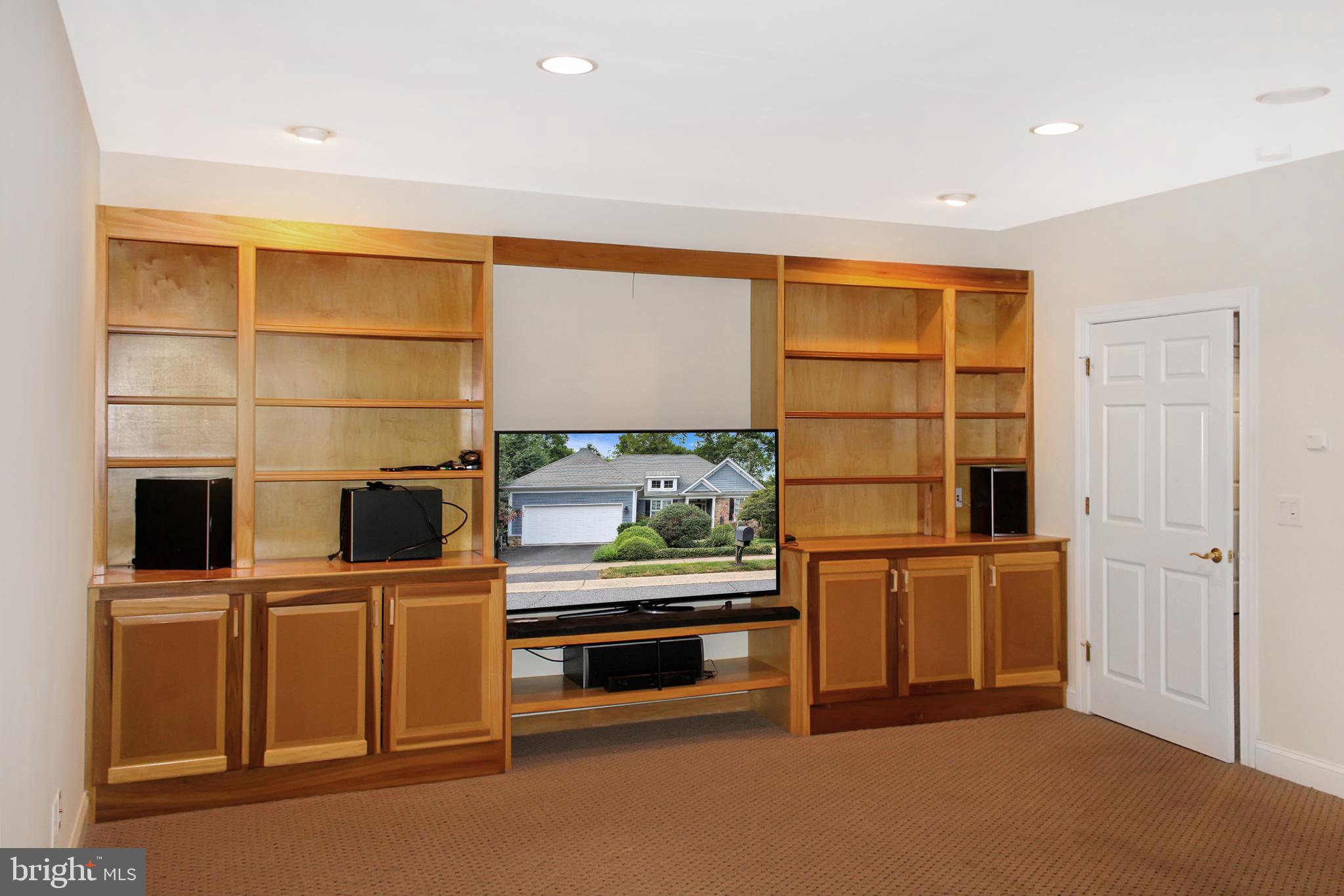 MONTGOMERY RIDGE - Residential Lease