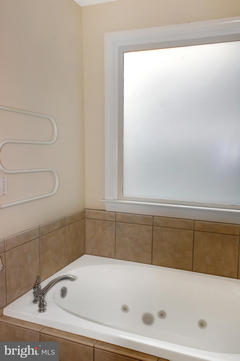 MONTGOMERY RIDGE - Residential Lease