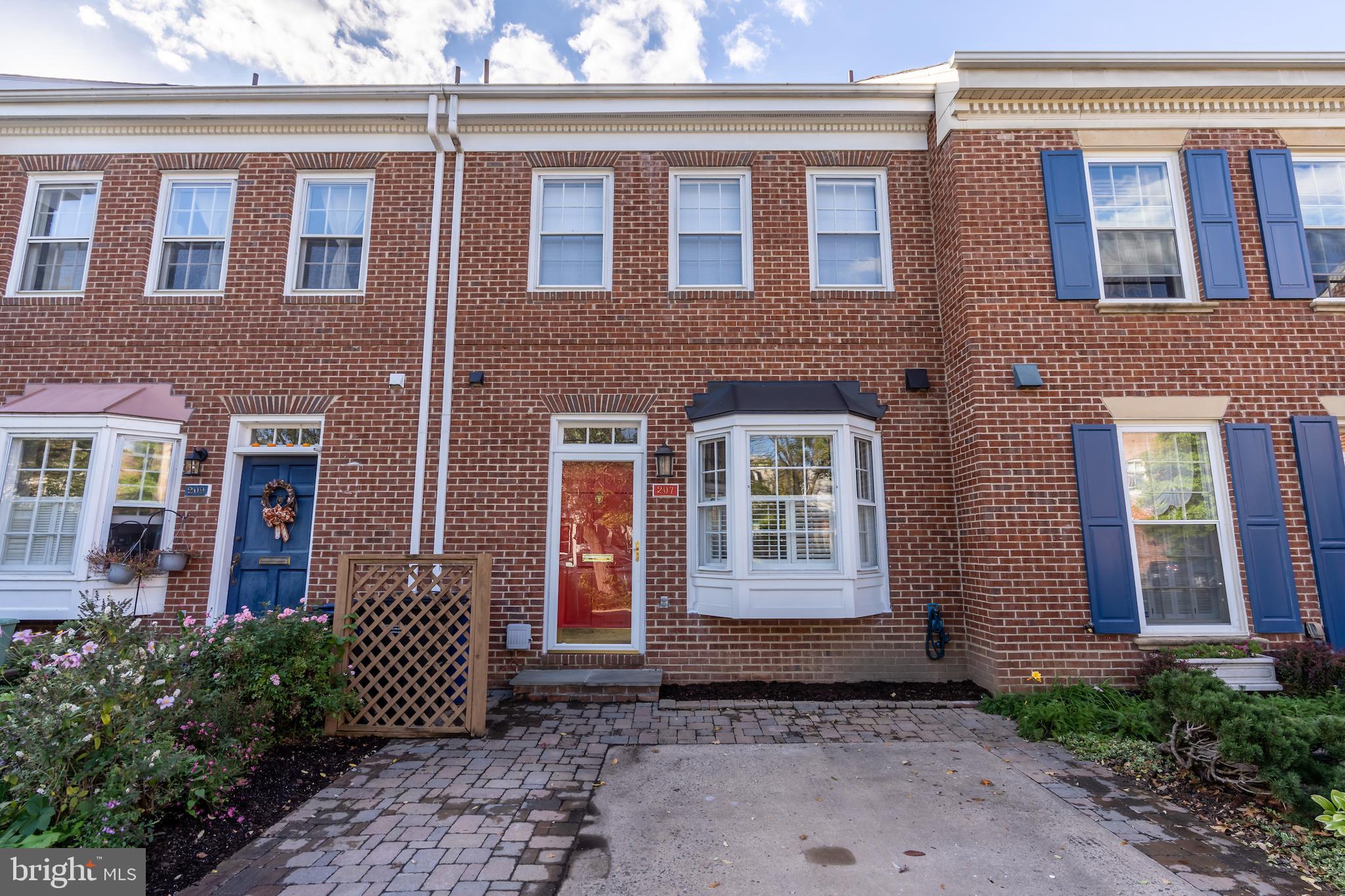 OLD TOWN ALEXANDRIA - Residential Lease