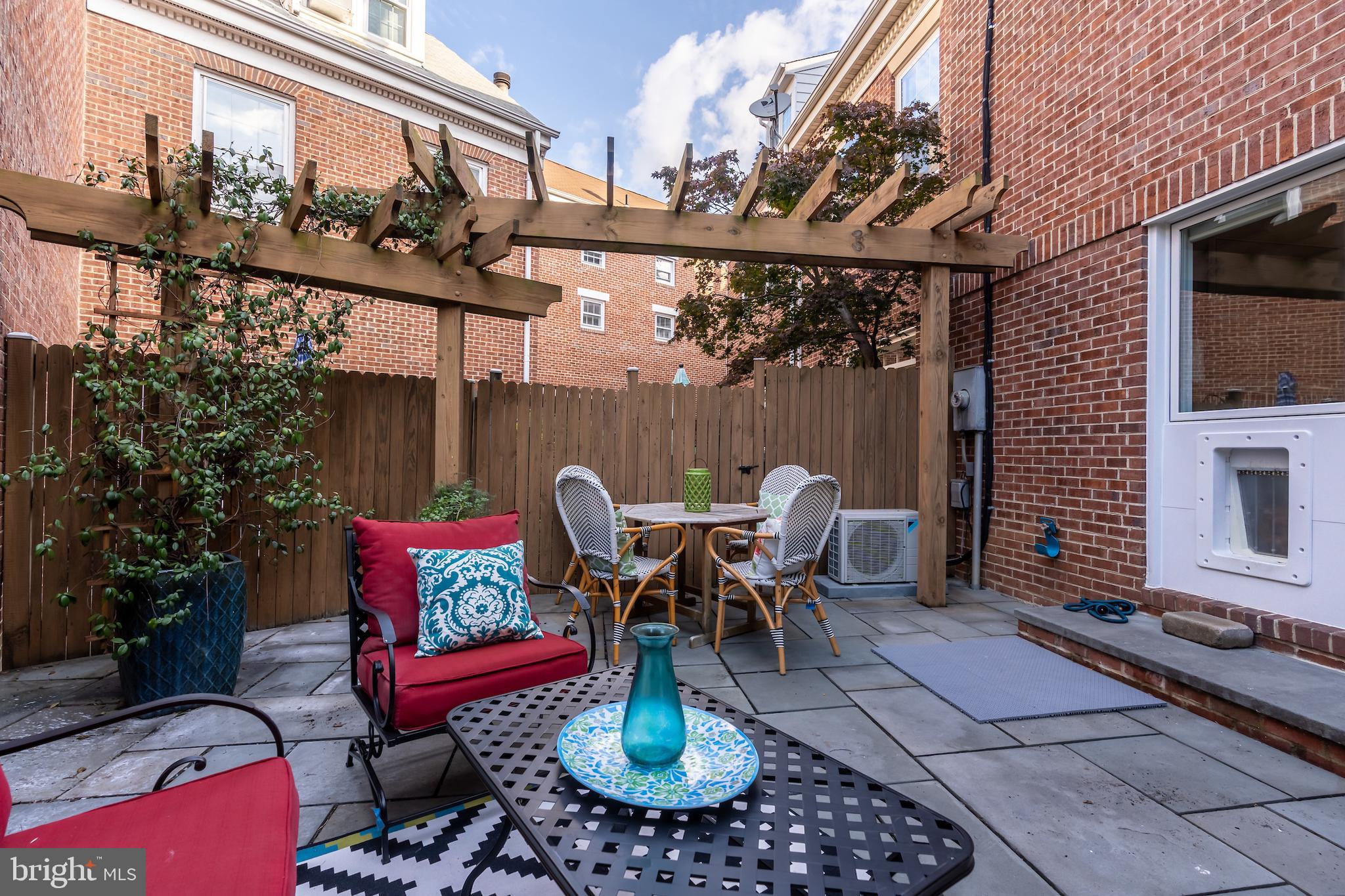 OLD TOWN ALEXANDRIA - Residential Lease