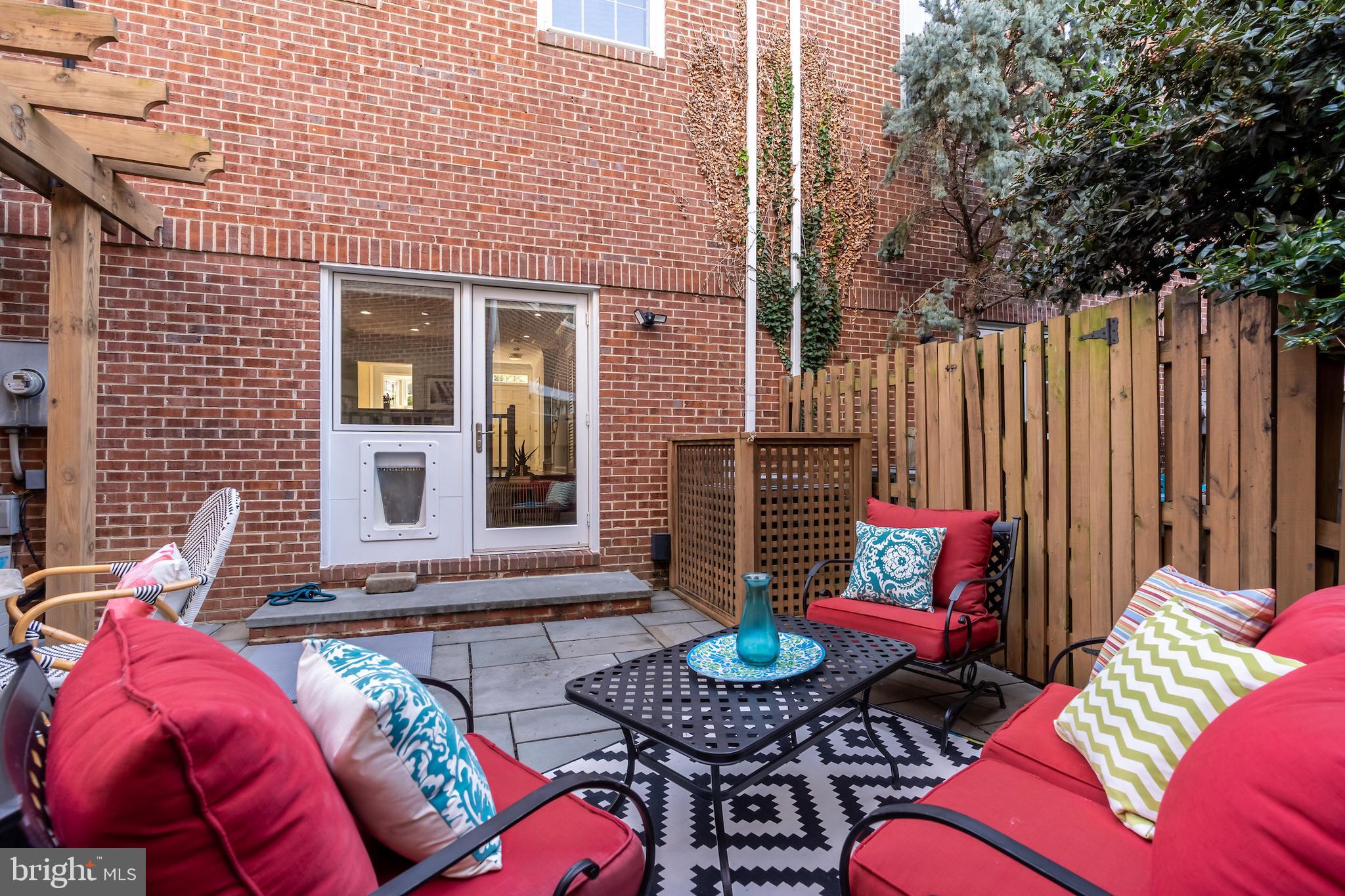 OLD TOWN ALEXANDRIA - Residential Lease