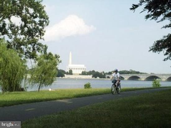 OLD TOWN ALEXANDRIA - Residential Lease