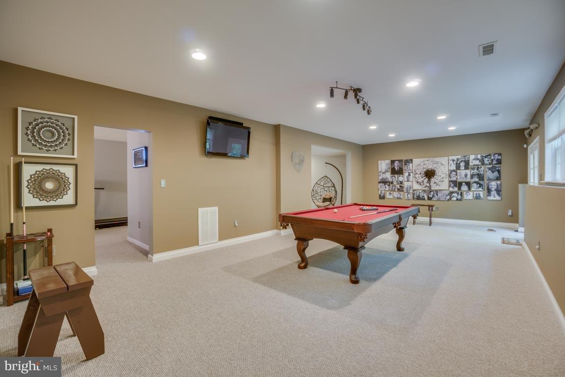 HOLLY CORNER ESTATES - Residential