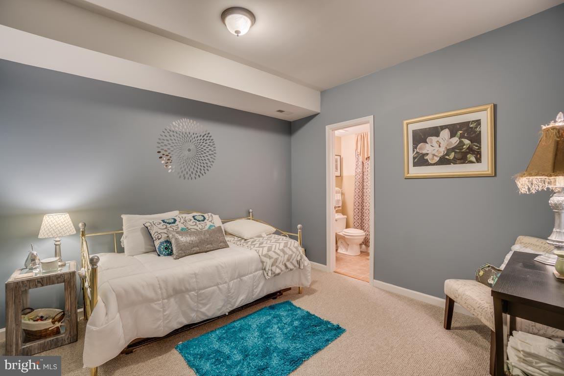 HOLLY CORNER ESTATES - Residential