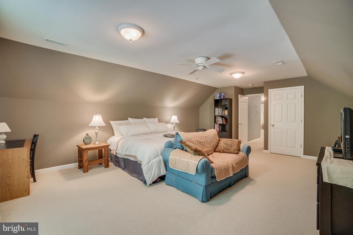 HOLLY CORNER ESTATES - Residential