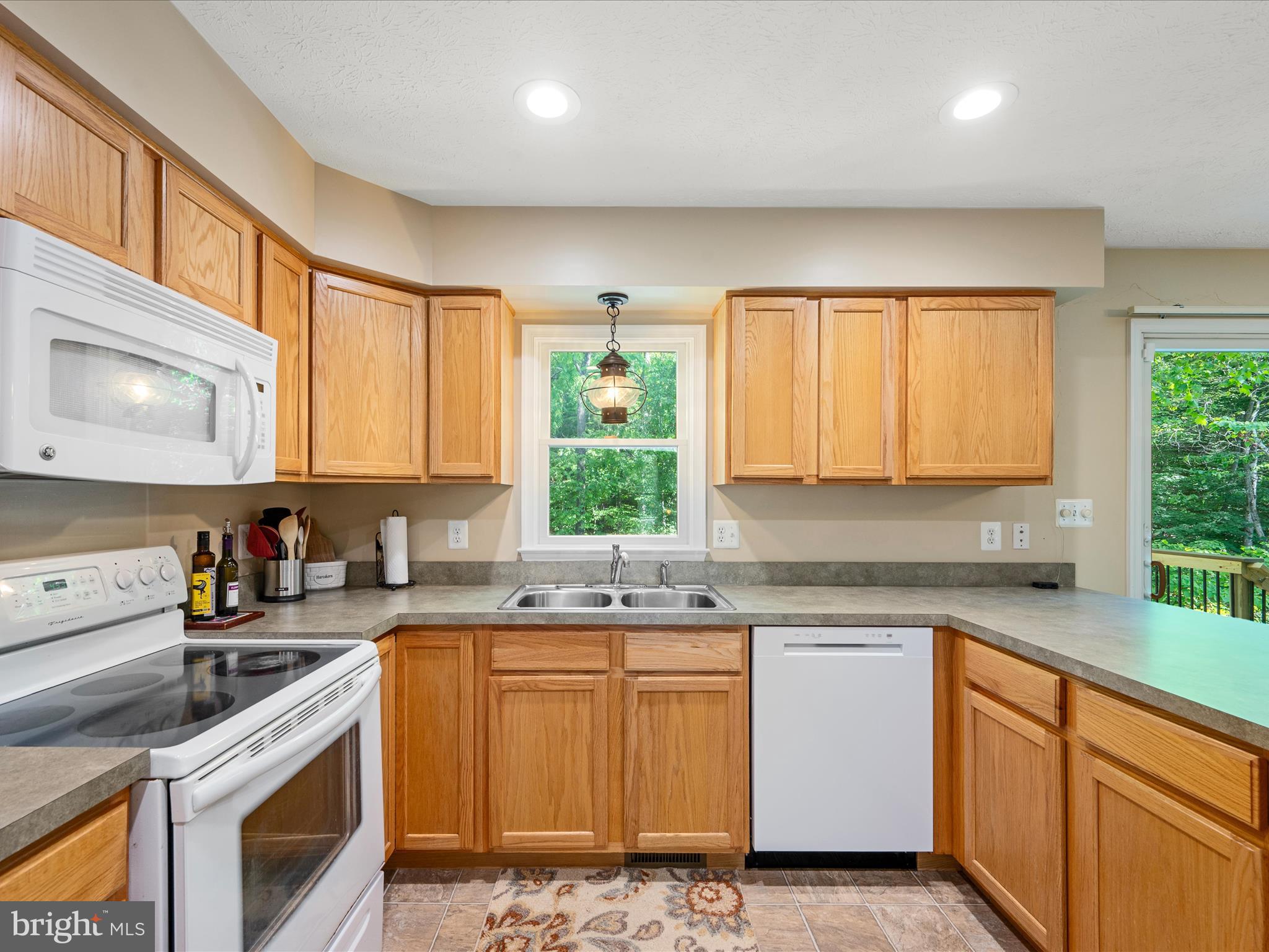 LAKE HOLIDAY ESTATES - Residential