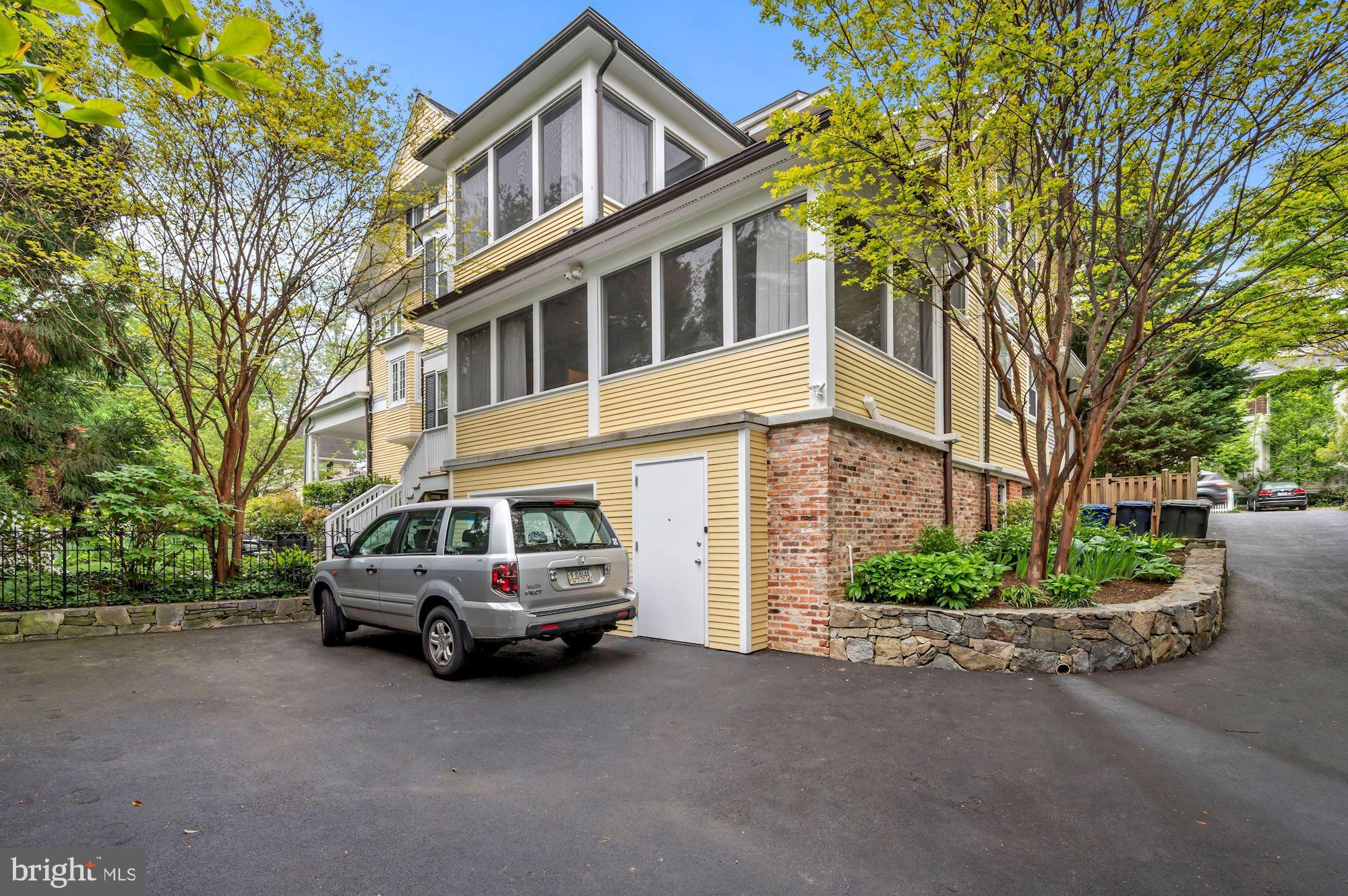 CLEVELAND PARK - Residential