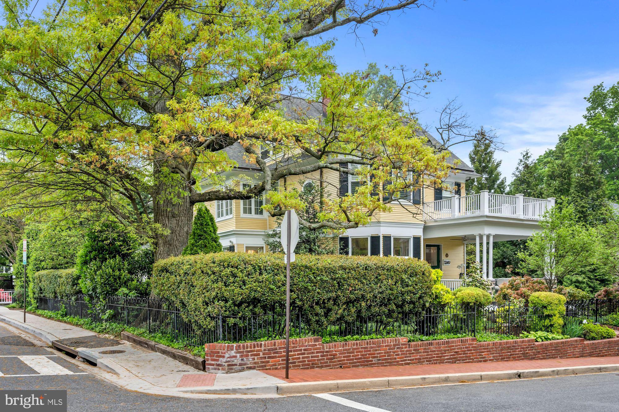 CLEVELAND PARK - Residential
