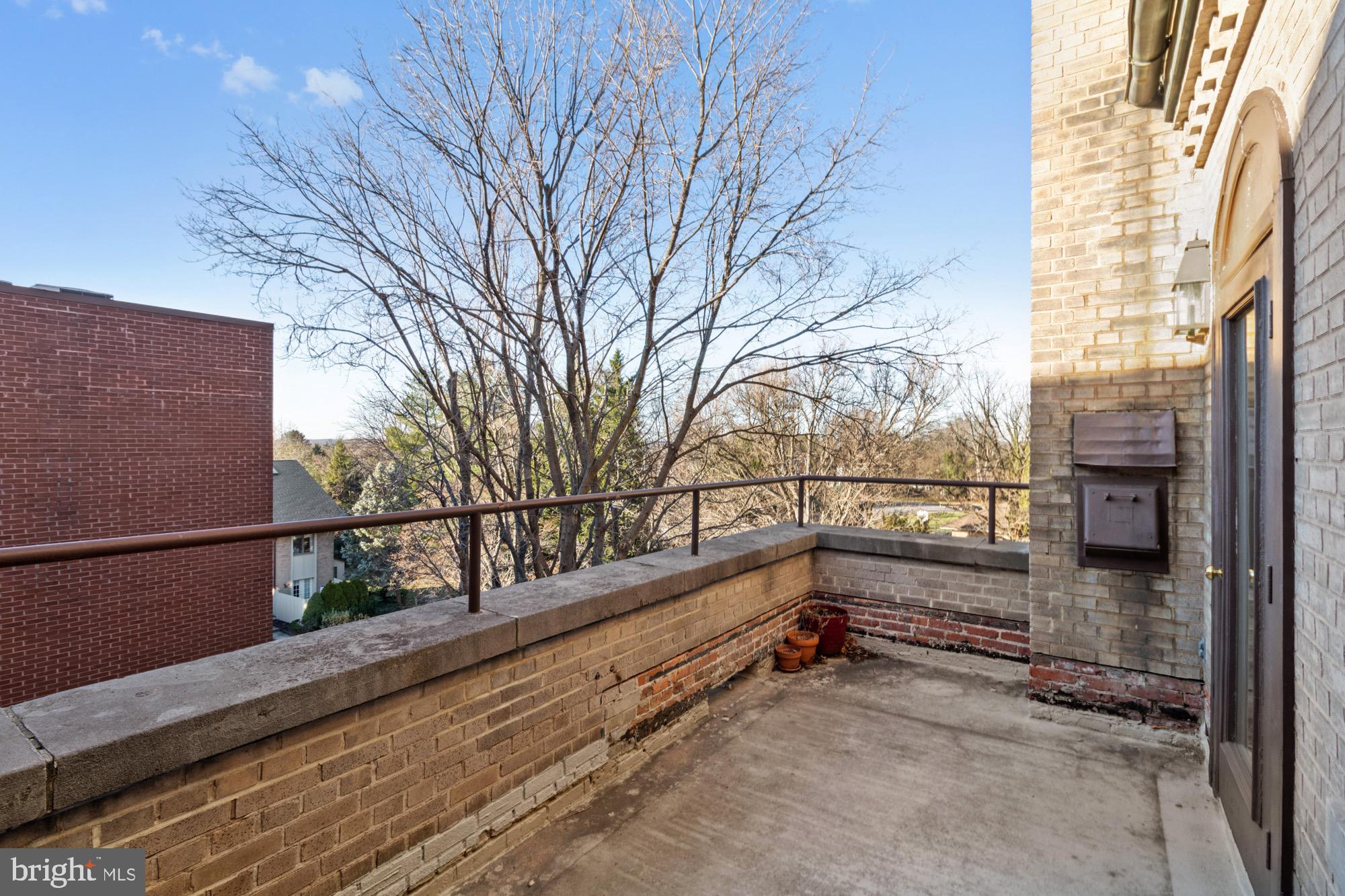 ROLAND PARK - Residential Lease