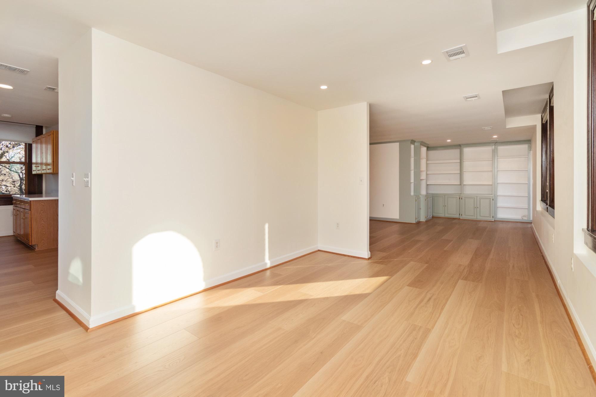 ROLAND PARK - Residential Lease