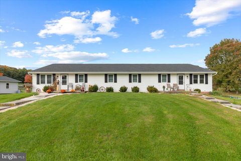 Photo of 302 FAITH AVE, ELIZABETHTOWN, PA 17022 (MLS # PALA2042682)