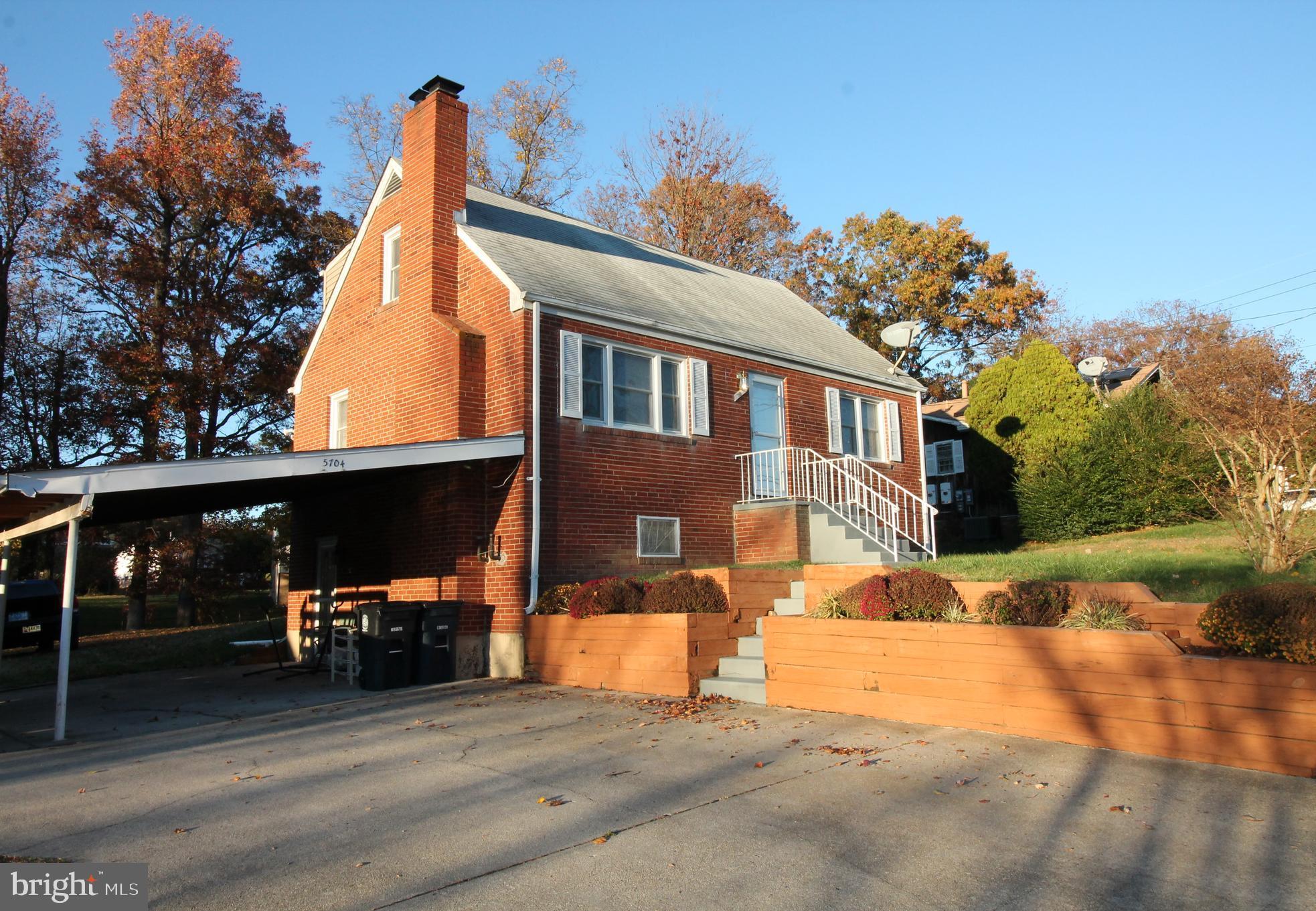 CHRIS MAR MANOR - Residential