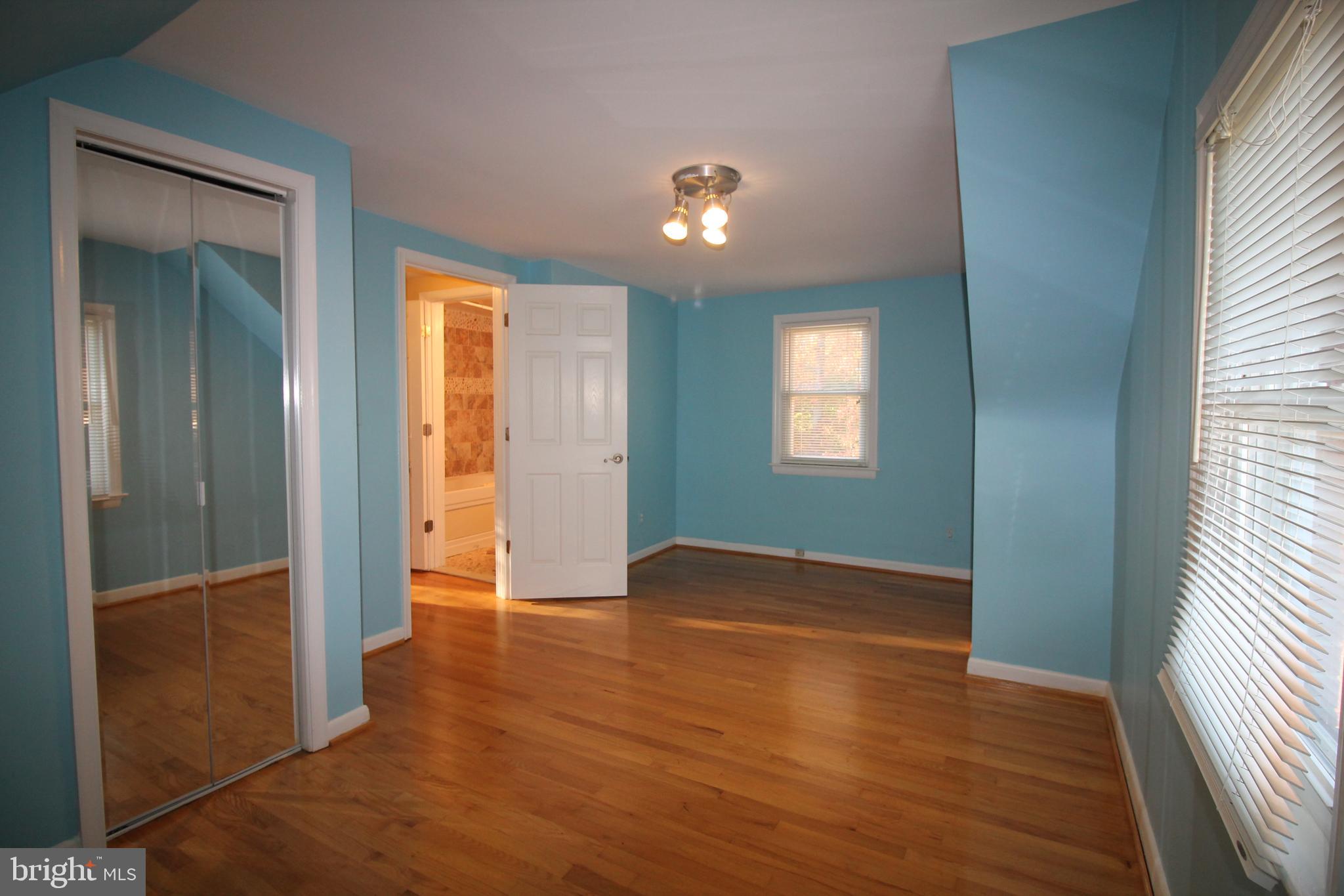 CHRIS MAR MANOR - Residential