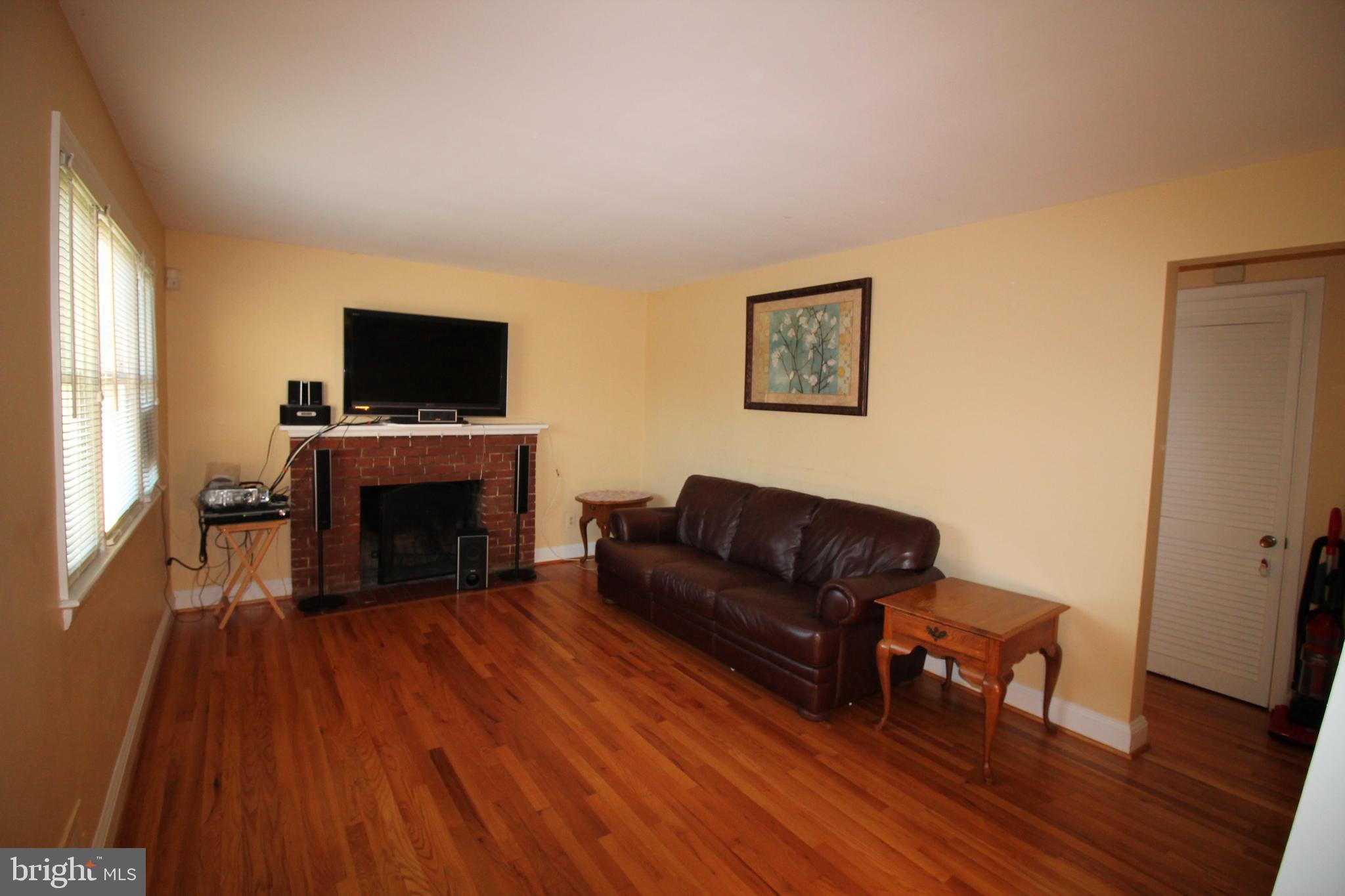 CHRIS MAR MANOR - Residential