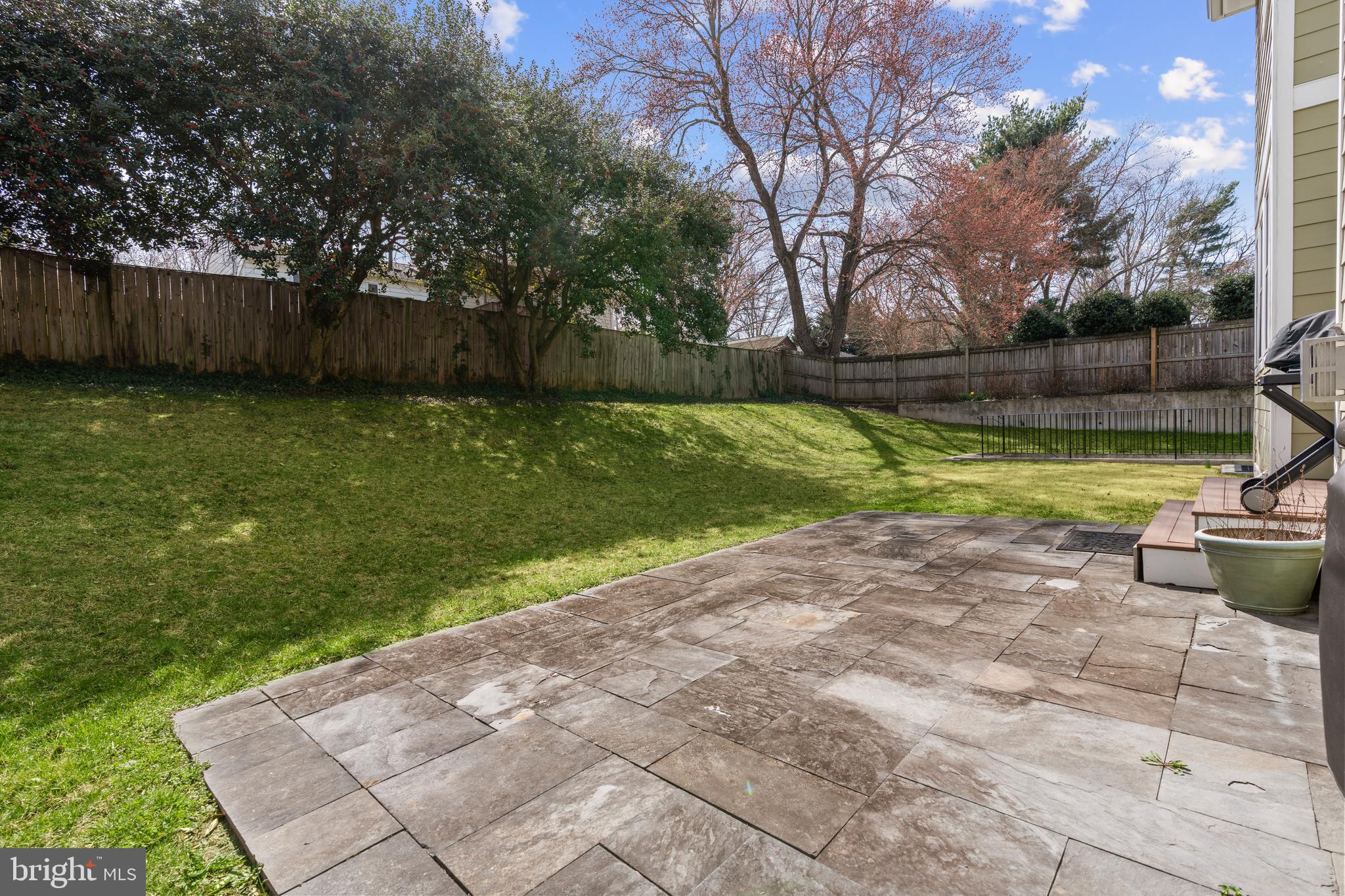 DANA HEIGHTS - Residential