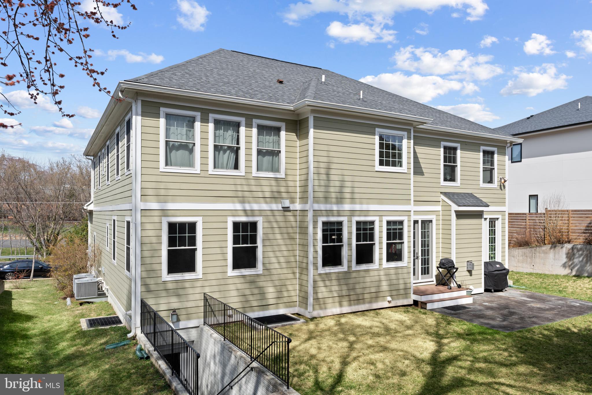 DANA HEIGHTS - Residential