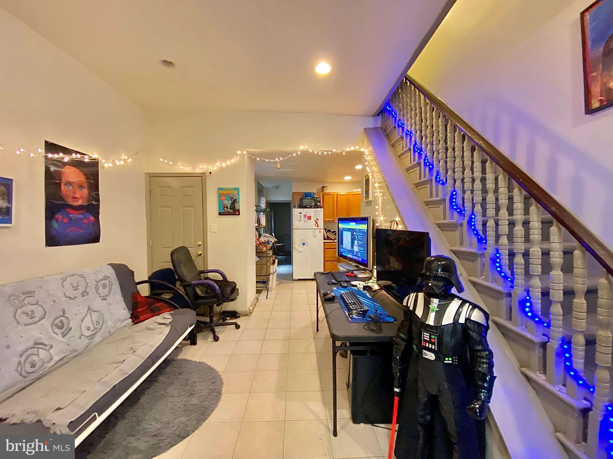 2037 N CARLISLE STREET