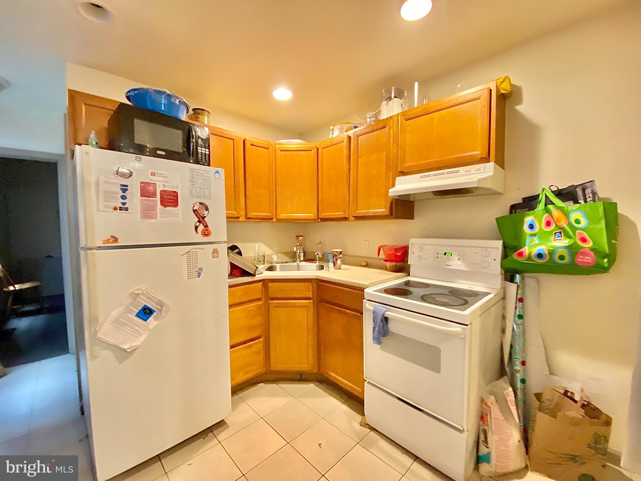 2037 N CARLISLE STREET