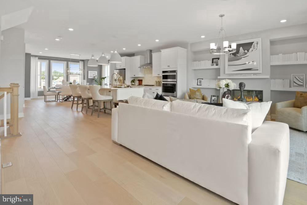 1863 OAKVIEW CREST DRIVE