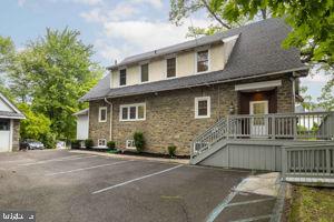 1564 EDGE HILL ROAD