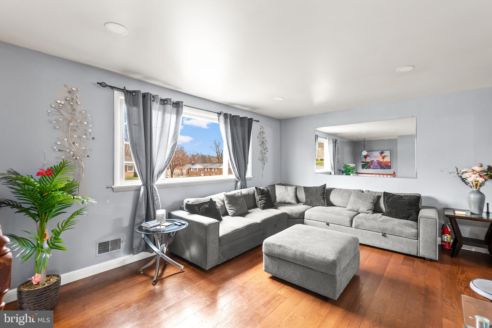 CRESTVIEW MANOR - Residential