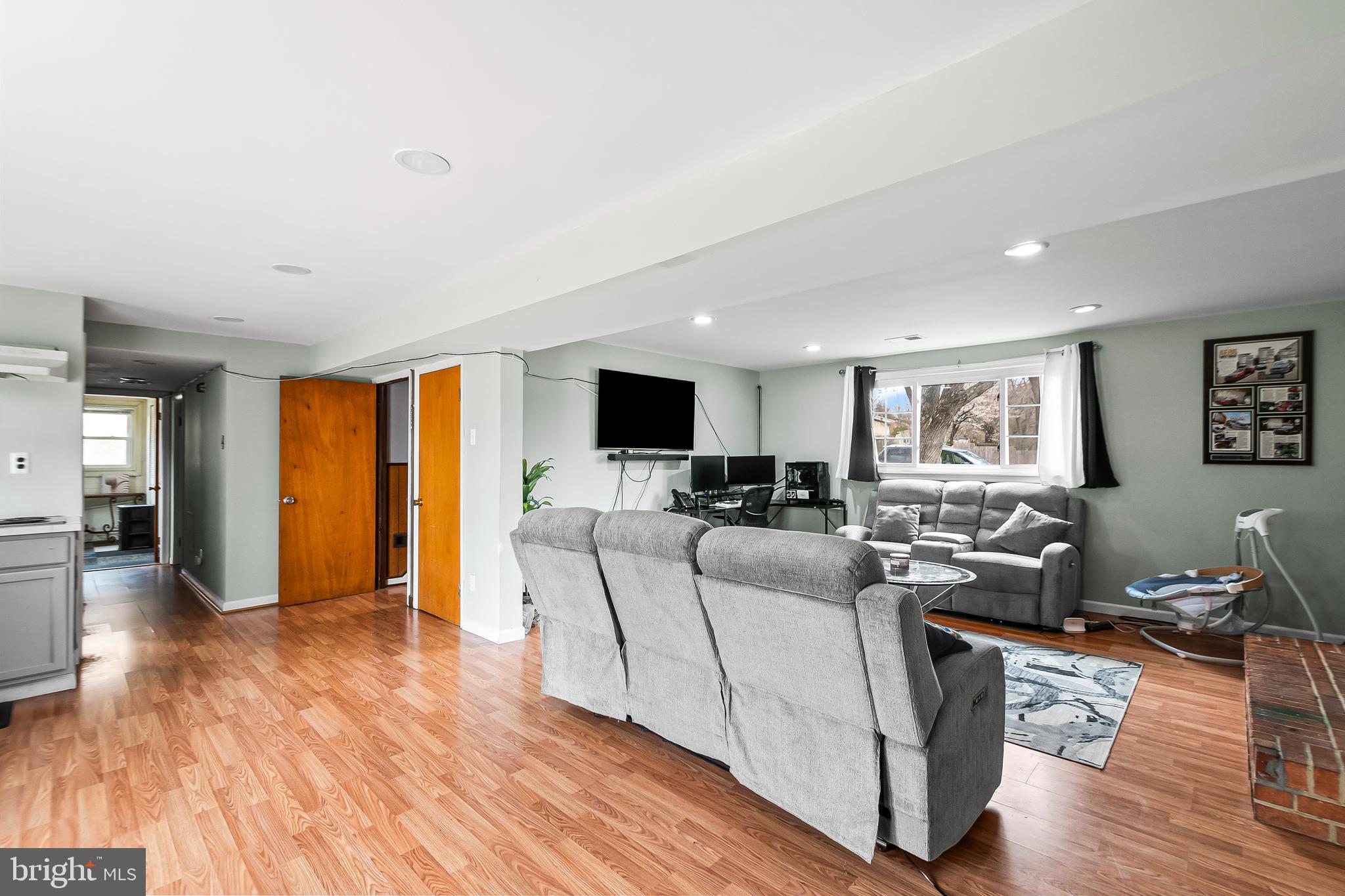 CRESTVIEW MANOR - Residential