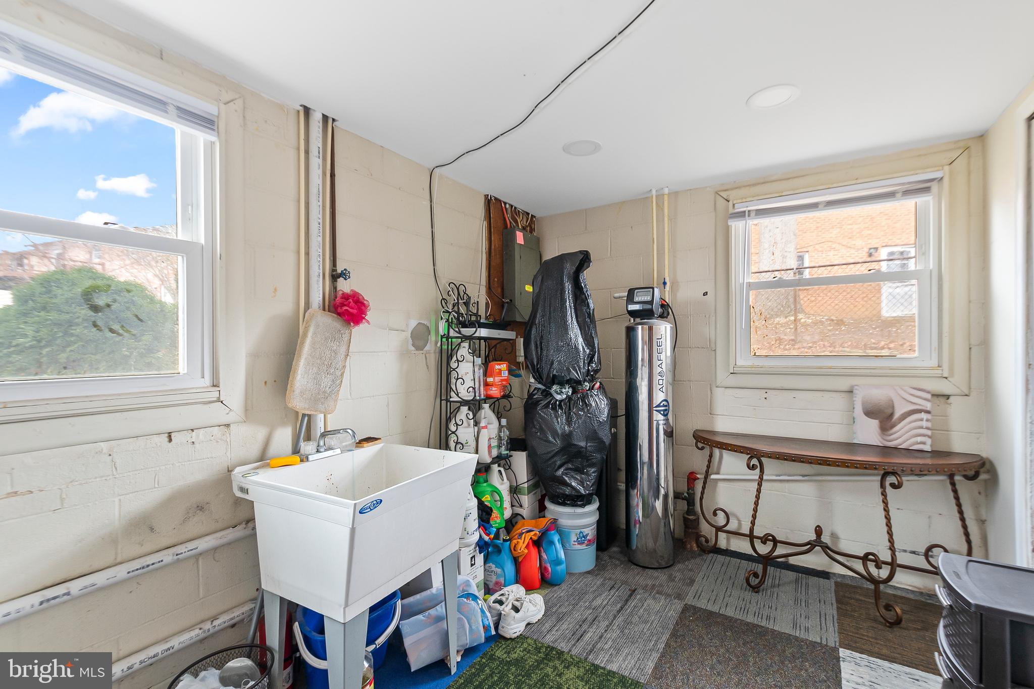 CRESTVIEW MANOR - Residential