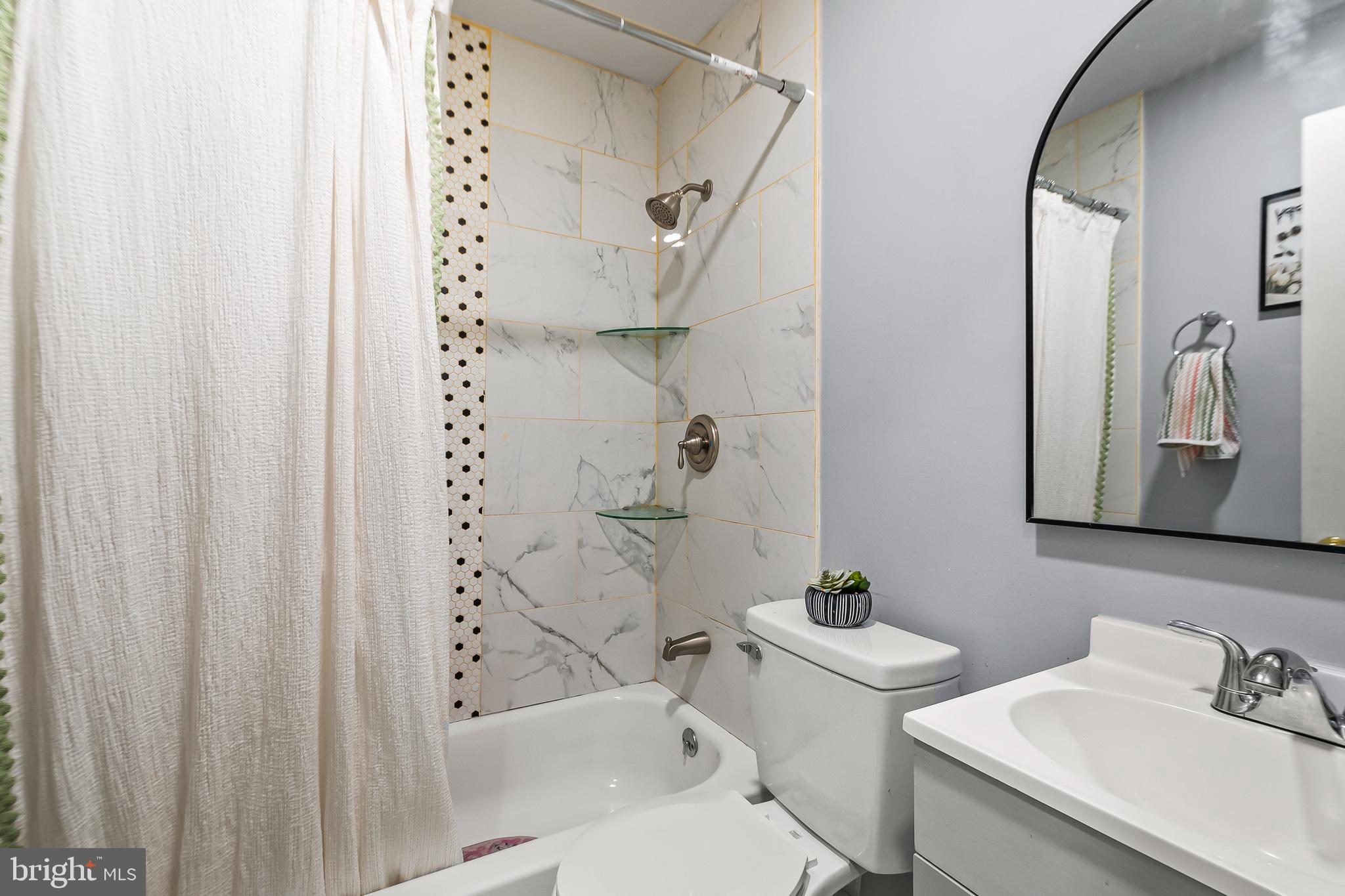 CRESTVIEW MANOR - Residential