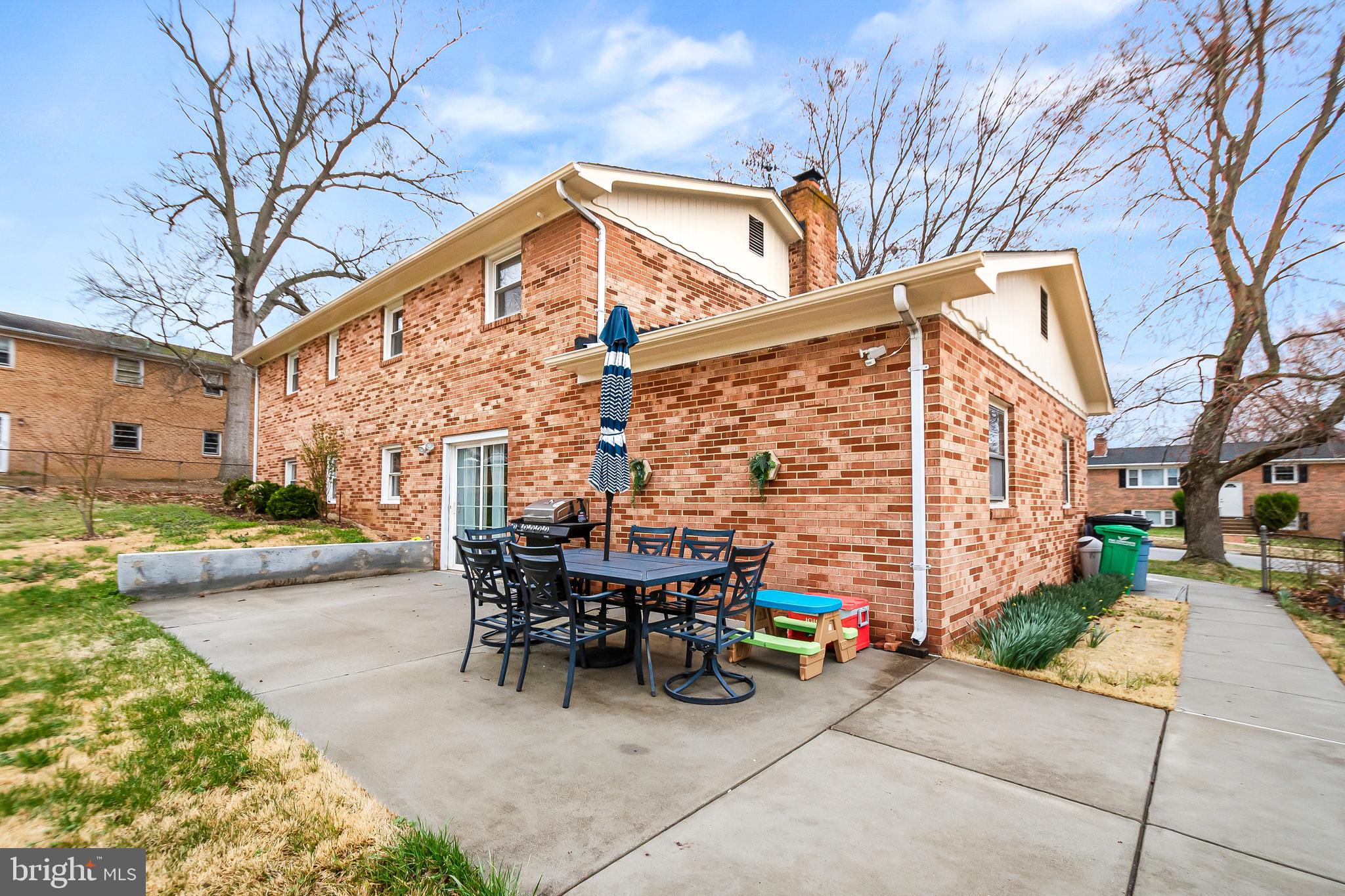 CRESTVIEW MANOR - Residential