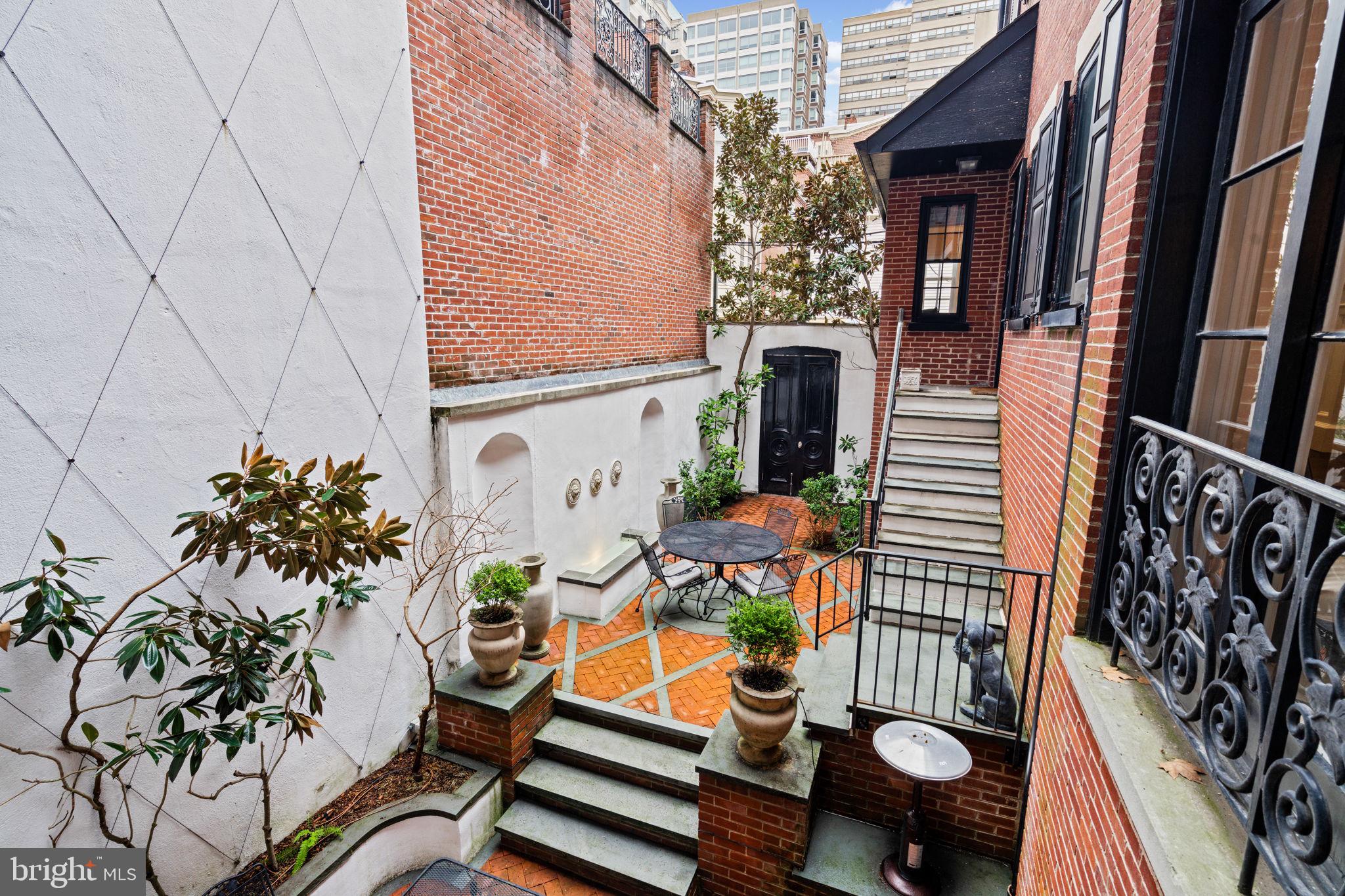 RITTENHOUSE SQUARE - Residential