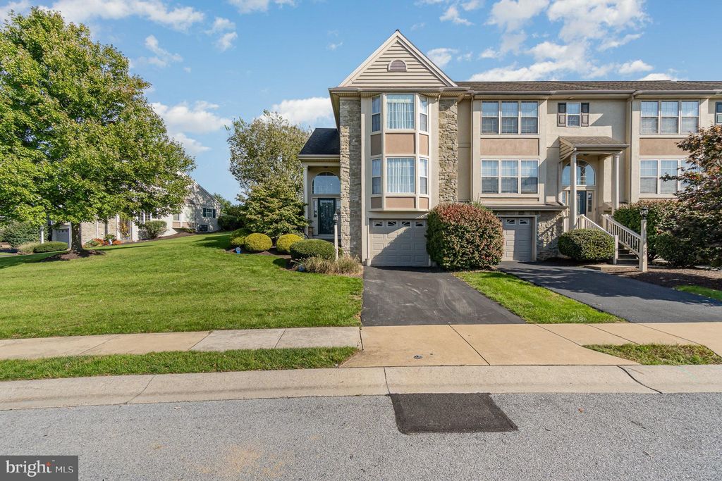 Photo of 691 Royal View Drive, Lancaster, PA 17601 (MLS # PALA2042332)