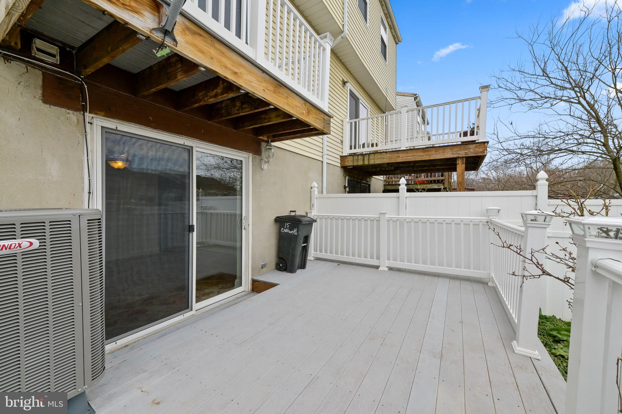 FRANKLIN RIDGE TOWNHOUSE - Residential