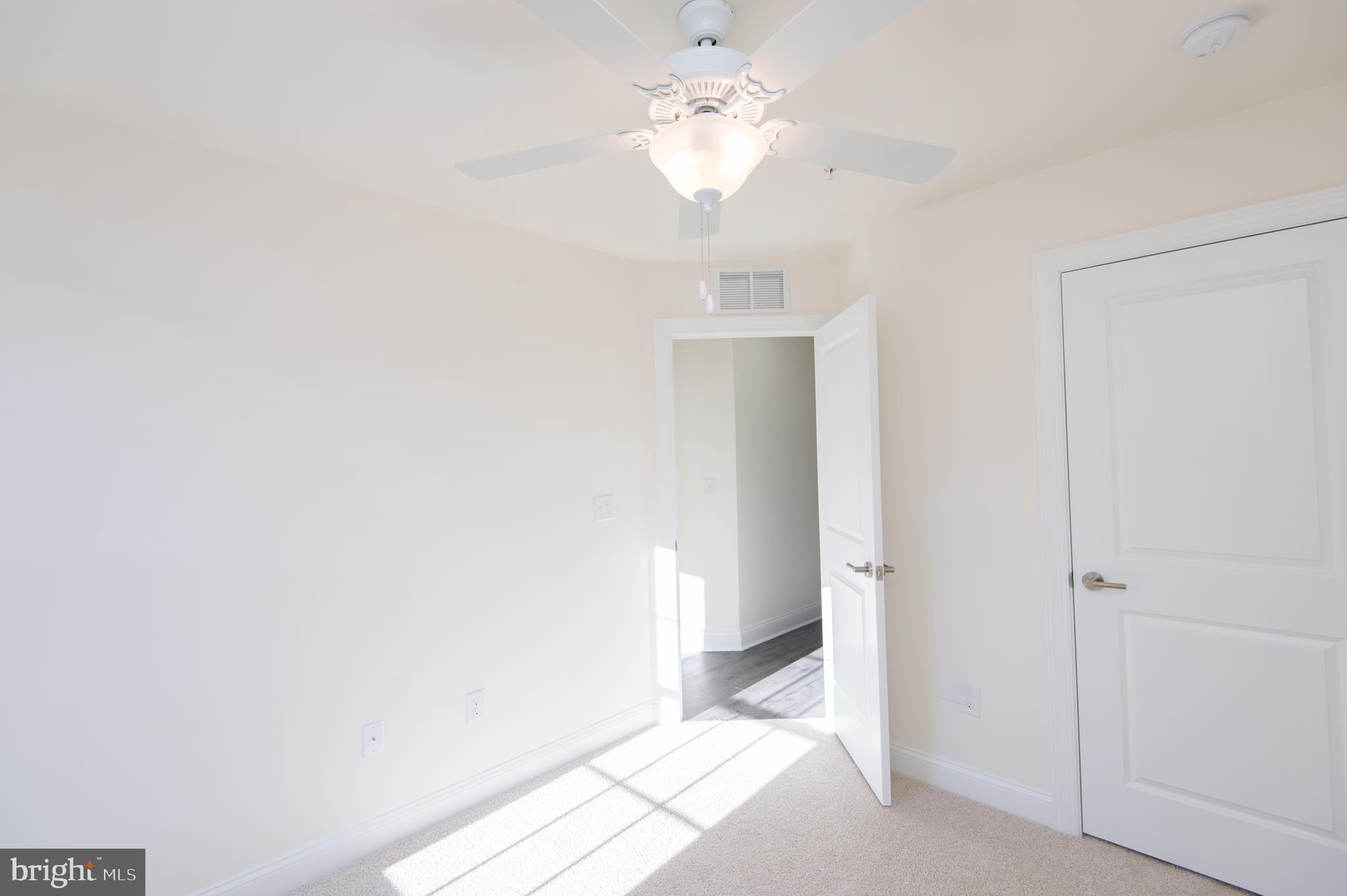 DIXON SQUARE - Residential