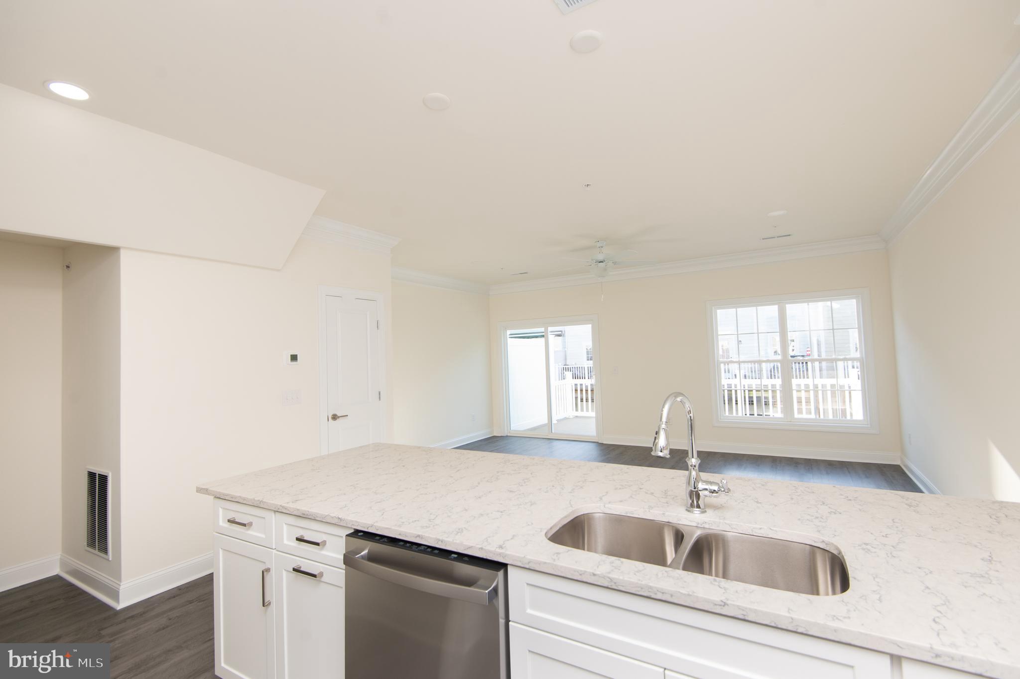 DIXON SQUARE - Residential