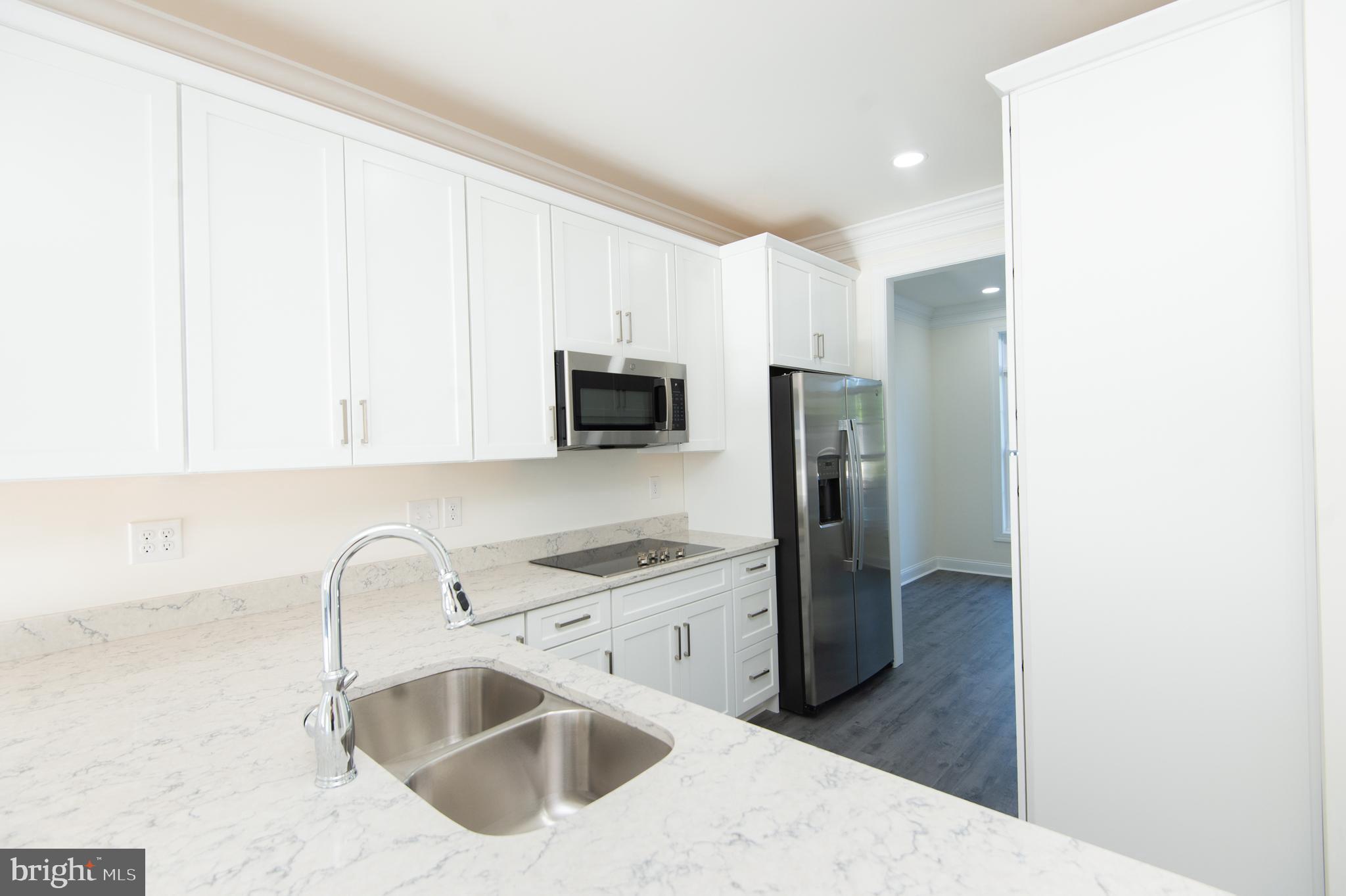 DIXON SQUARE - Residential