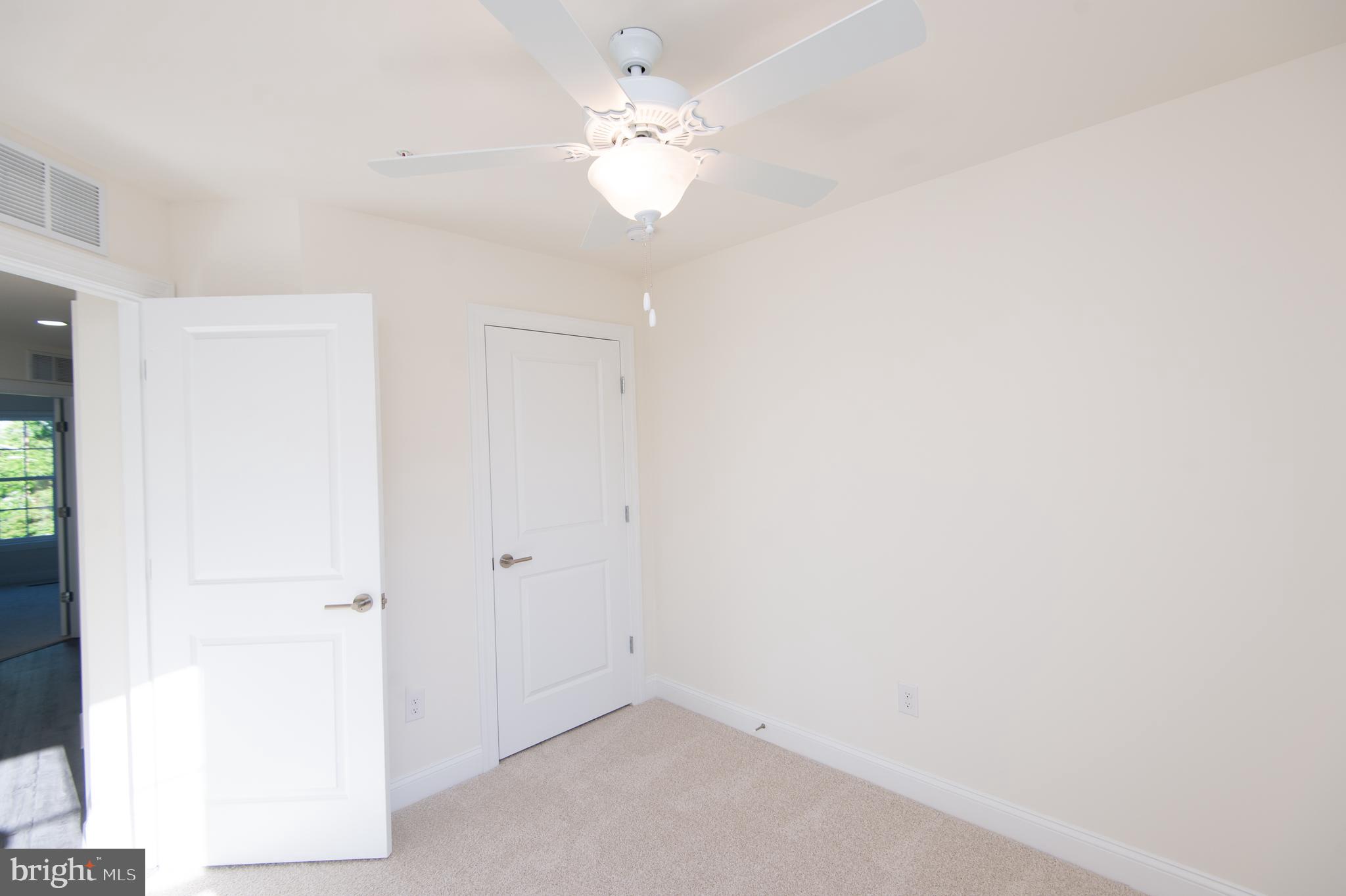 DIXON SQUARE - Residential