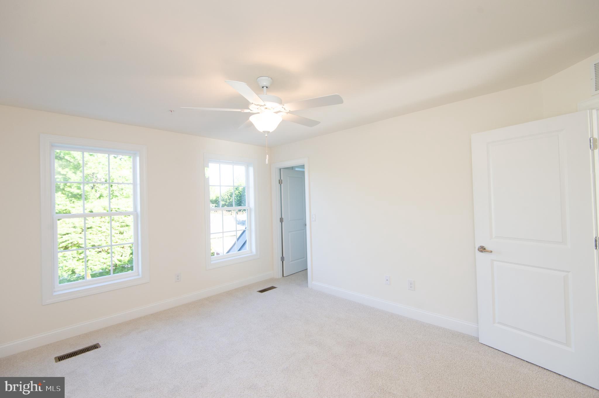 DIXON SQUARE - Residential