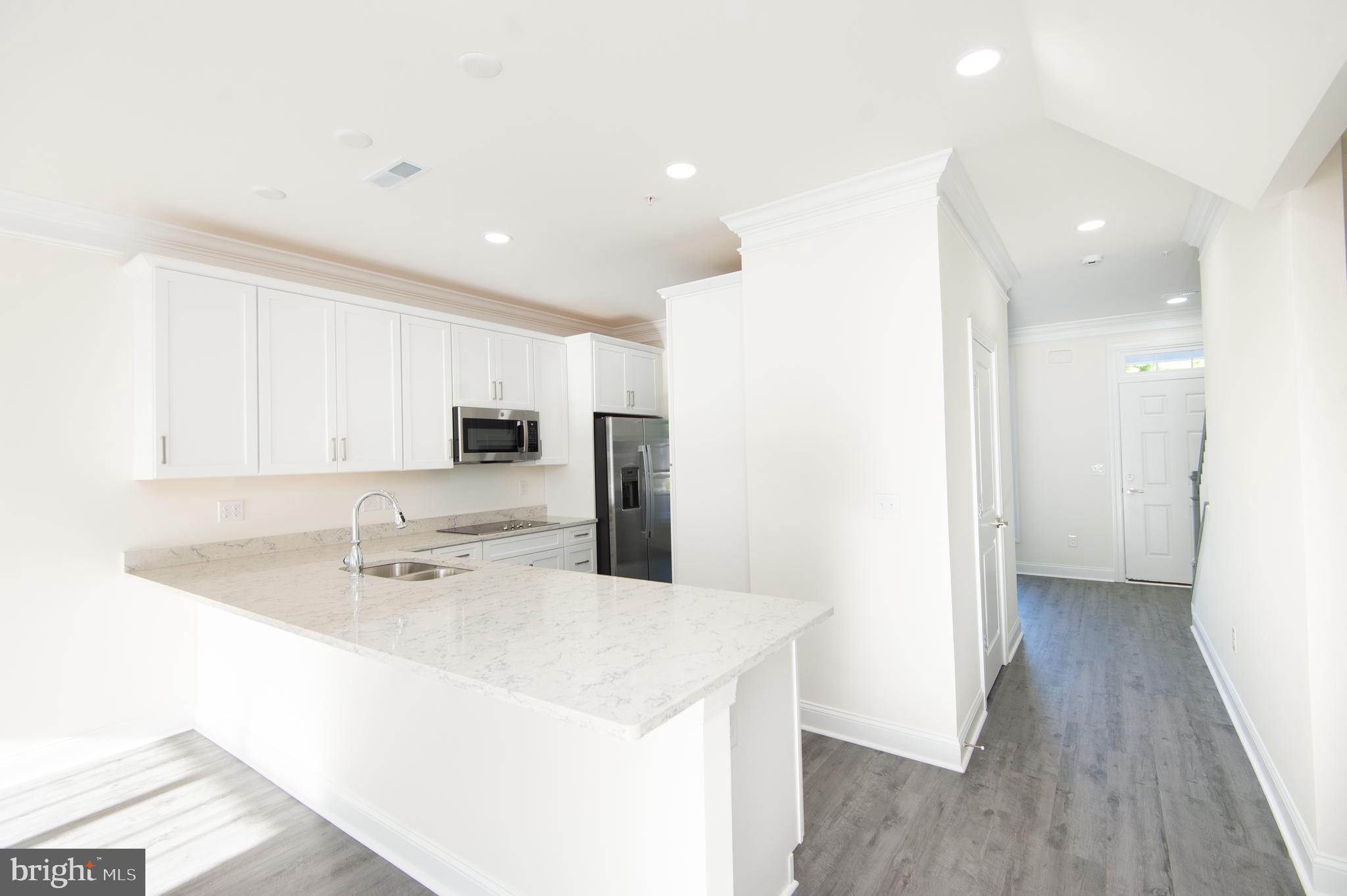 DIXON SQUARE - Residential