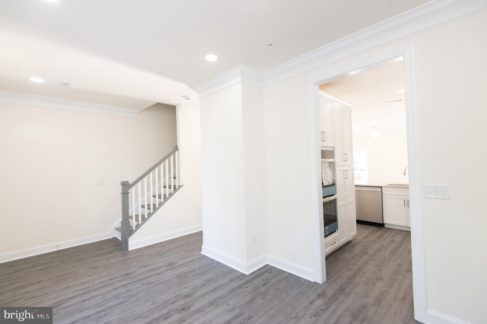 DIXON SQUARE - Residential