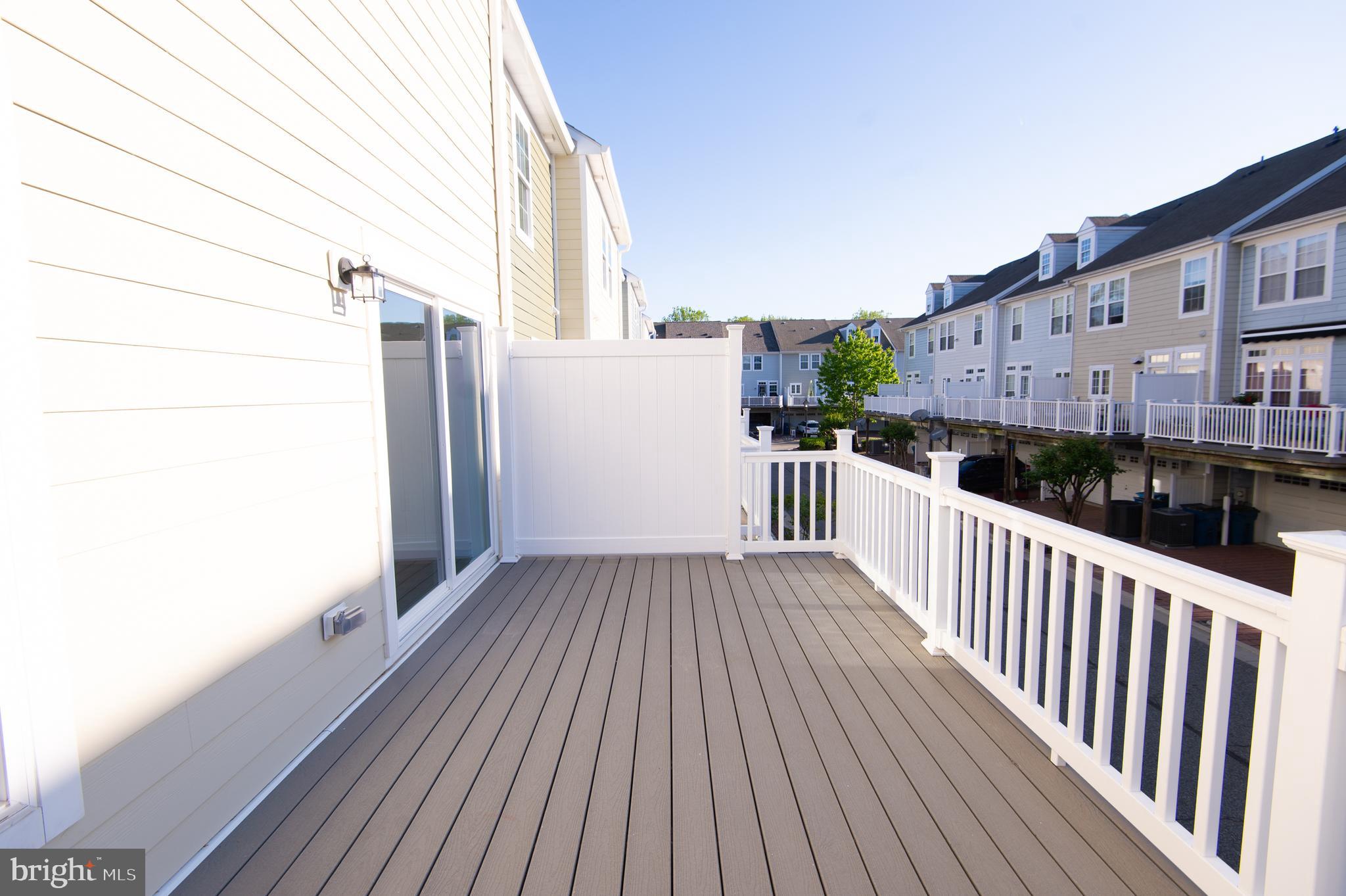 DIXON SQUARE - Residential