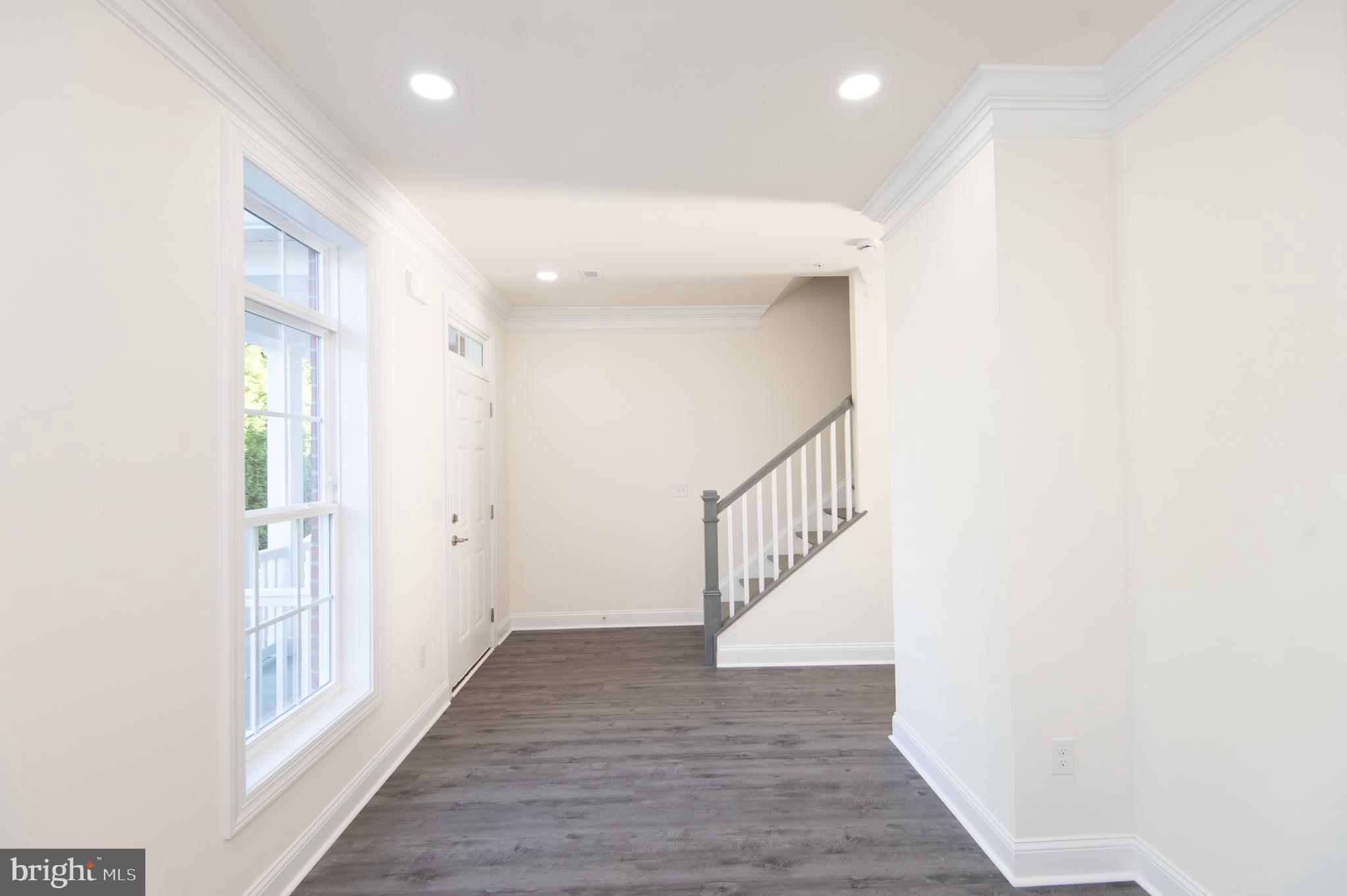 DIXON SQUARE - Residential