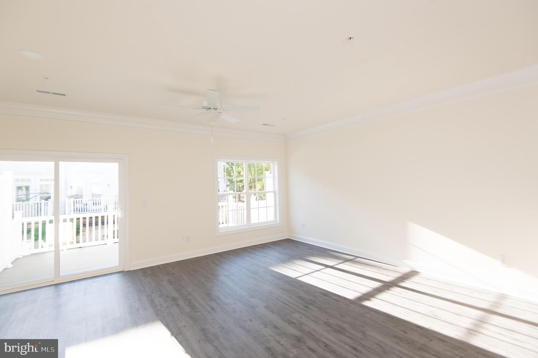 DIXON SQUARE - Residential