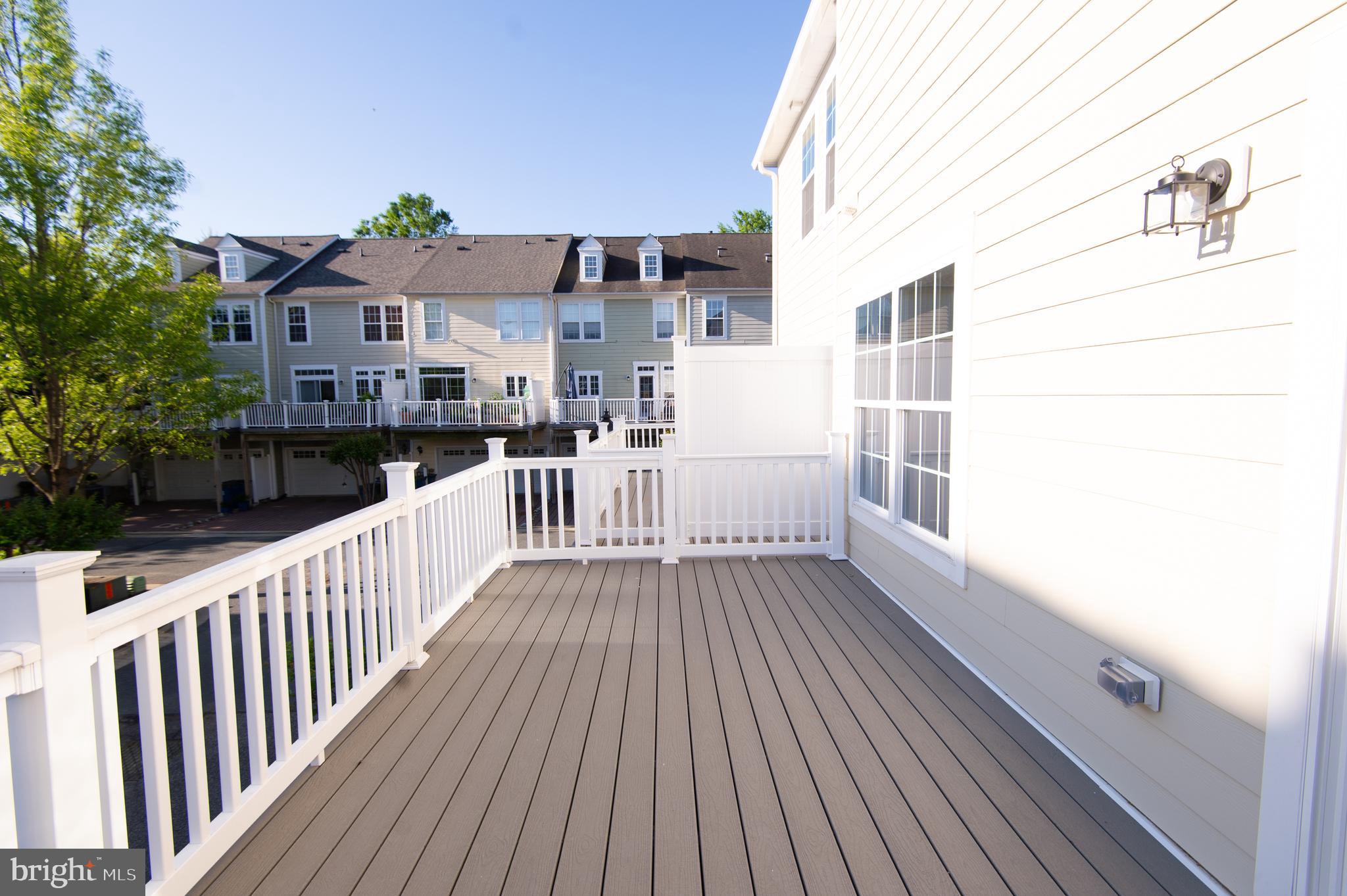 DIXON SQUARE - Residential