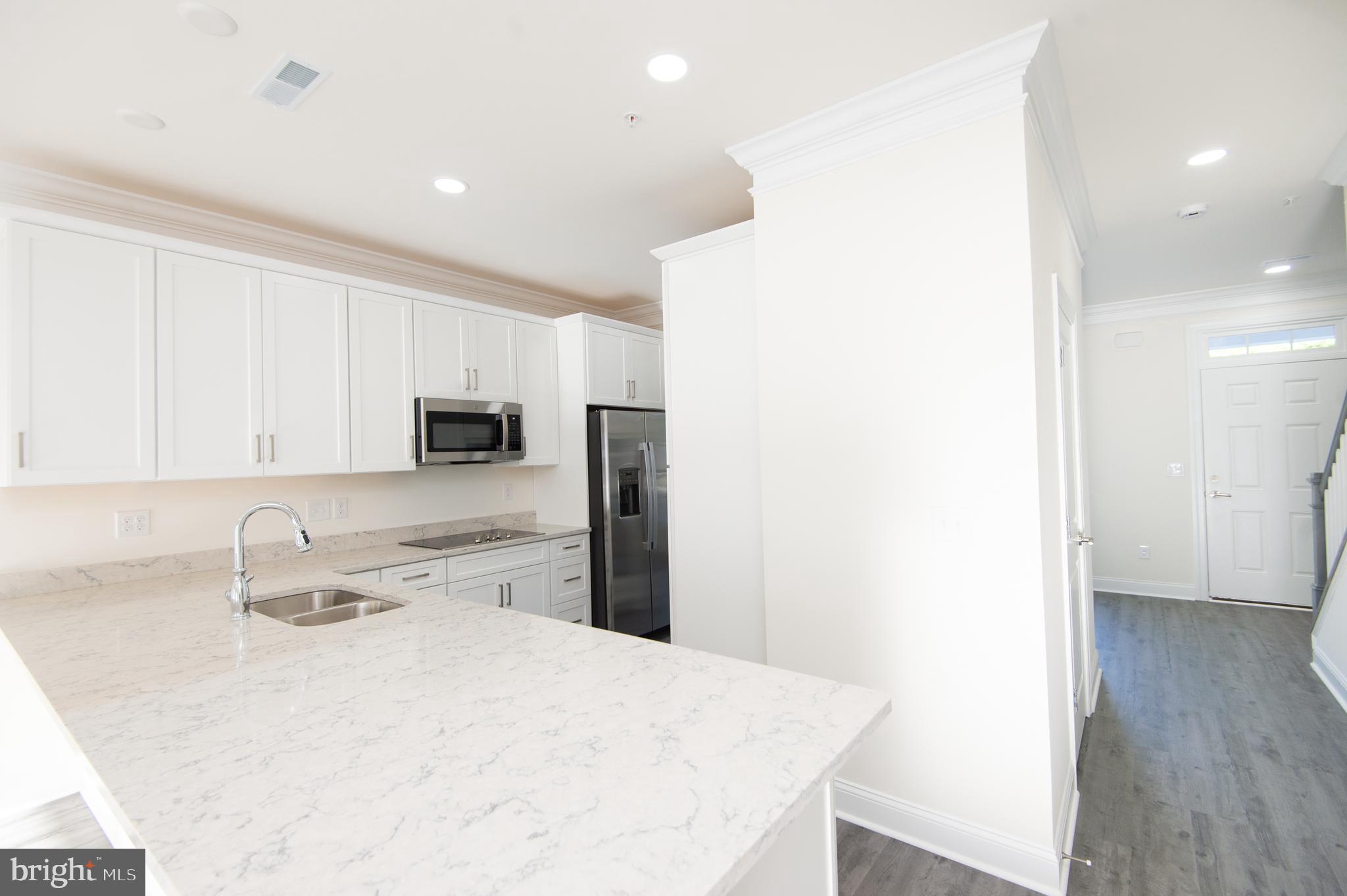 DIXON SQUARE - Residential