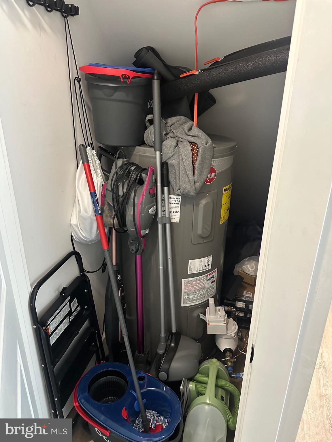 NORMANDY - Residential Lease